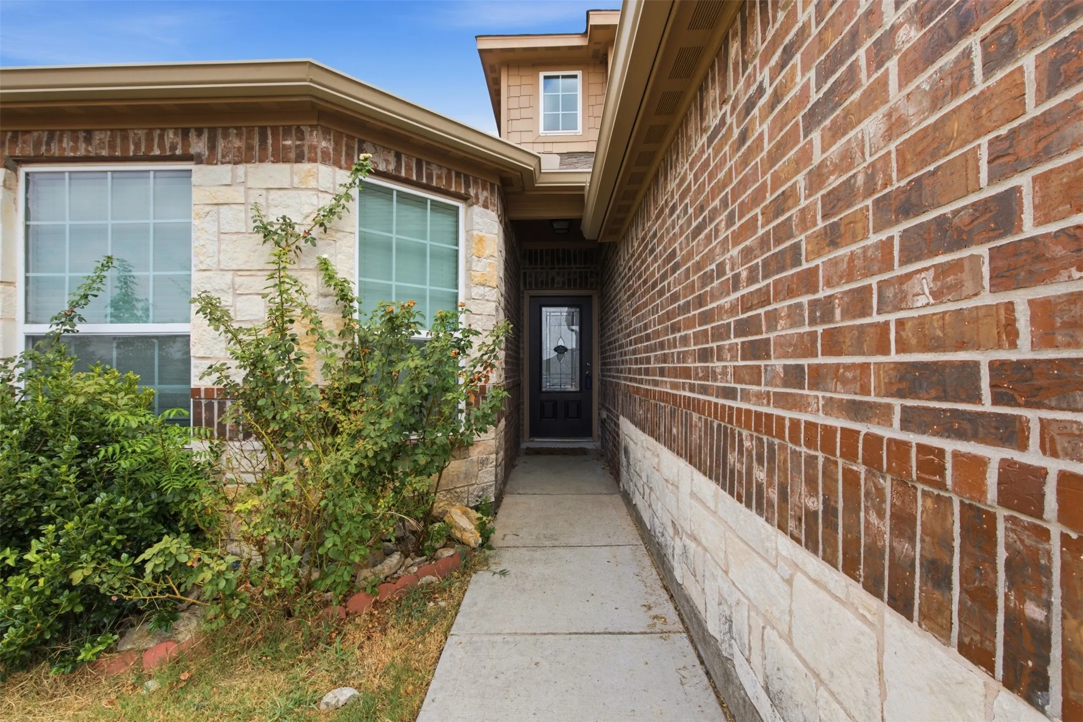 Single Family Residence For Sale in Denton County , 16 Kramer Court, Sanger, Texas 76266, 4 Bedroom, 3 Bathroom, 2 Garage spaces, 2,255 Sqft, built in 2016, mls#21380109, Real Estate Agent in Sanger, Homes For Sale in Denton county, Homes For Sale in Sanger, Realtor in Sanger Texas, Real Estate Brokerage Independent Realty Texas, Luminita Cordes Realtor