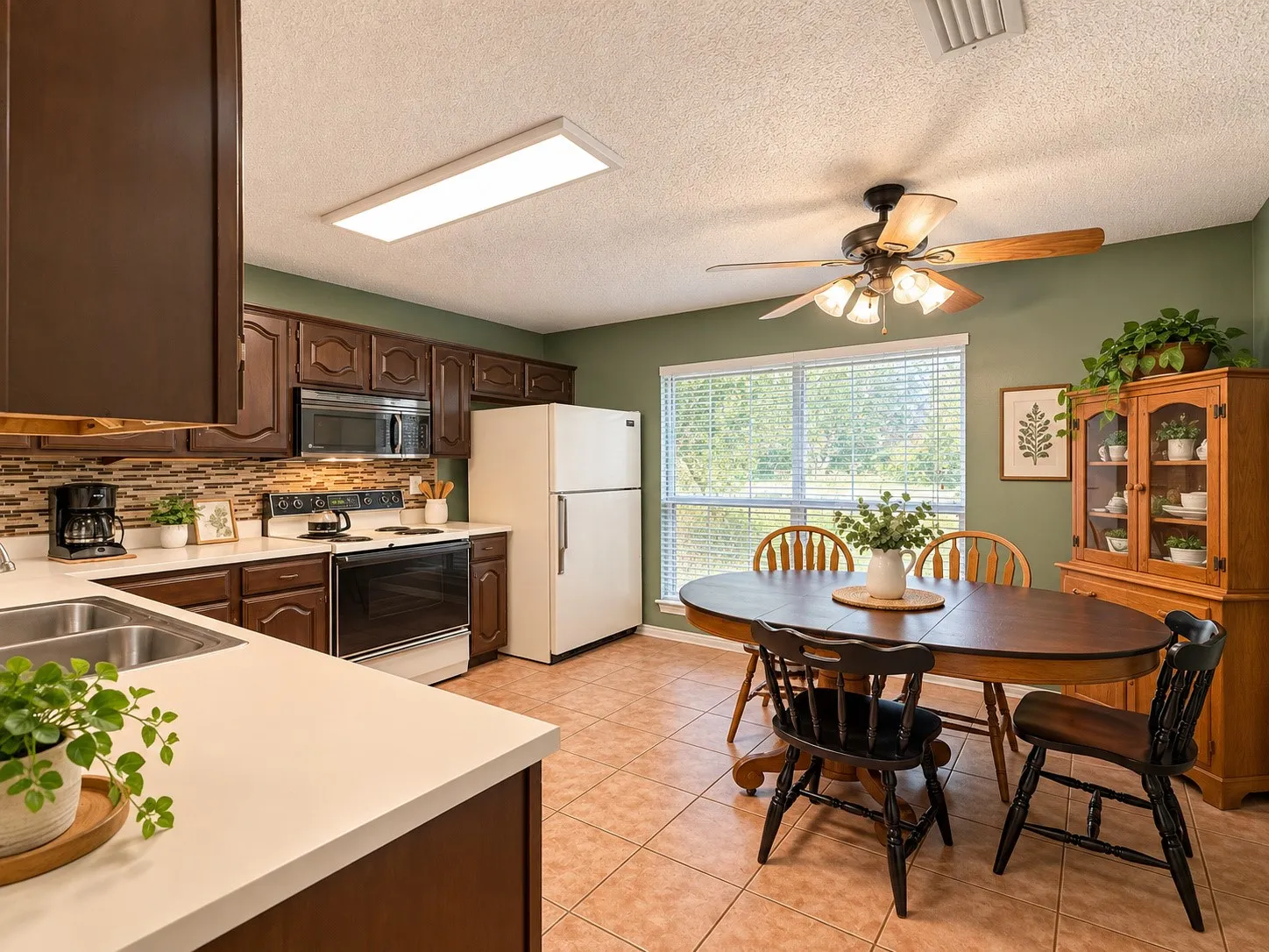 Single Family Residence For Sale in Denton County , 2705 Thunderbird Drive, Denton, Texas 76207, 3 Bedroom, 2 Bathroom, 2 Garage spaces, 1,465 Sqft, built in 1987, mls#21379658, Real Estate Agent in Denton, Homes For Sale in Denton county, Homes For Sale in Denton, Realtor in Denton Texas, Real Estate Brokerage Independent Realty Texas, Luminita Cordes Realtor