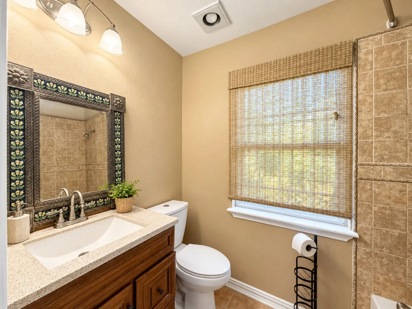 Single Family Residence For Sale in Denton County , 2705 Thunderbird Drive, Denton, Texas 76207, 3 Bedroom, 2 Bathroom, 2 Garage spaces, 1,465 Sqft, built in 1987, mls#21379658, Real Estate Agent in Denton, Homes For Sale in Denton county, Homes For Sale in Denton, Realtor in Denton Texas, Real Estate Brokerage Independent Realty Texas, Luminita Cordes Realtor