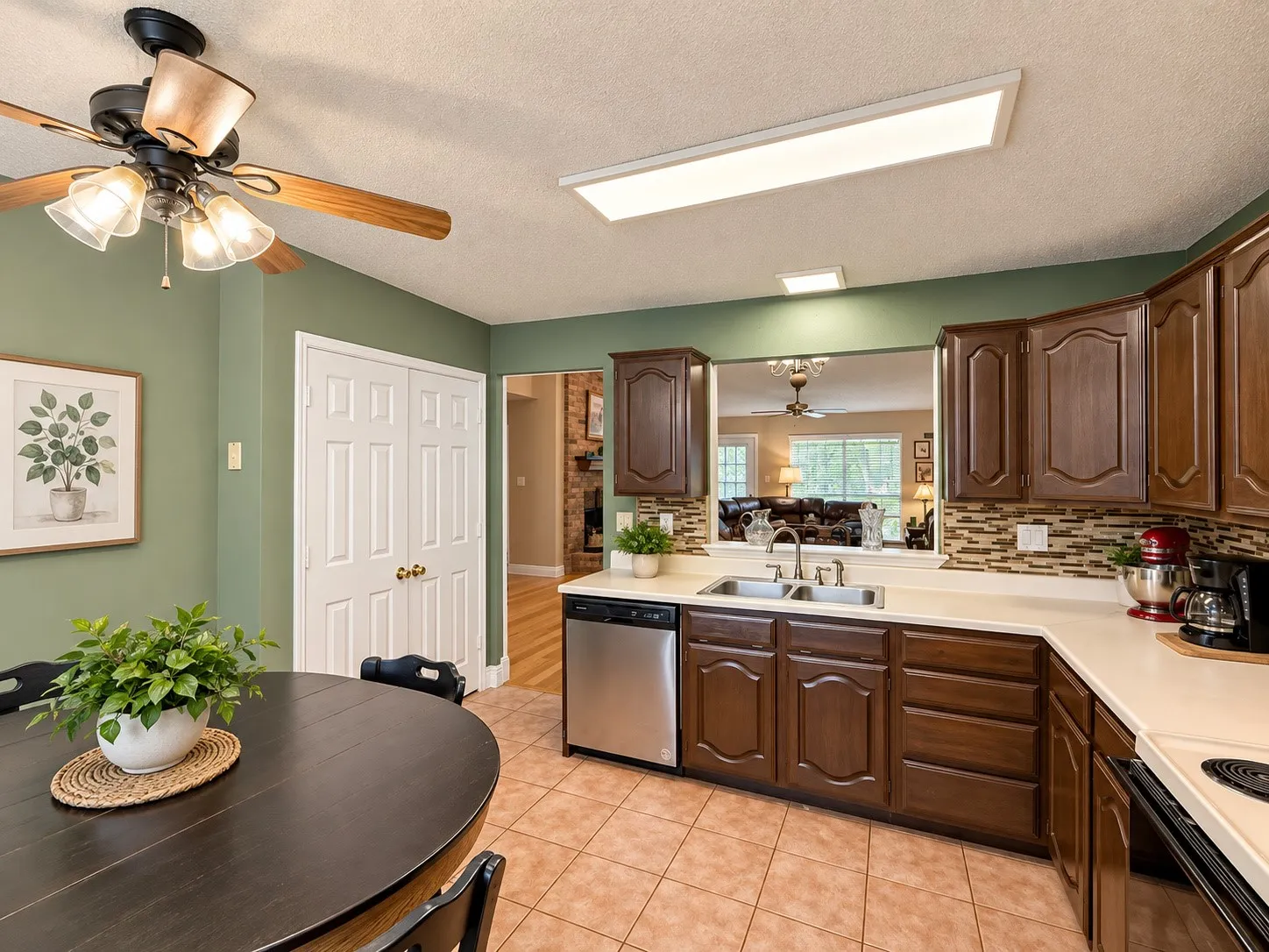 Single Family Residence For Sale in Denton County , 2705 Thunderbird Drive, Denton, Texas 76207, 3 Bedroom, 2 Bathroom, 2 Garage spaces, 1,465 Sqft, built in 1987, mls#21379658, Real Estate Agent in Denton, Homes For Sale in Denton county, Homes For Sale in Denton, Realtor in Denton Texas, Real Estate Brokerage Independent Realty Texas, Luminita Cordes Realtor