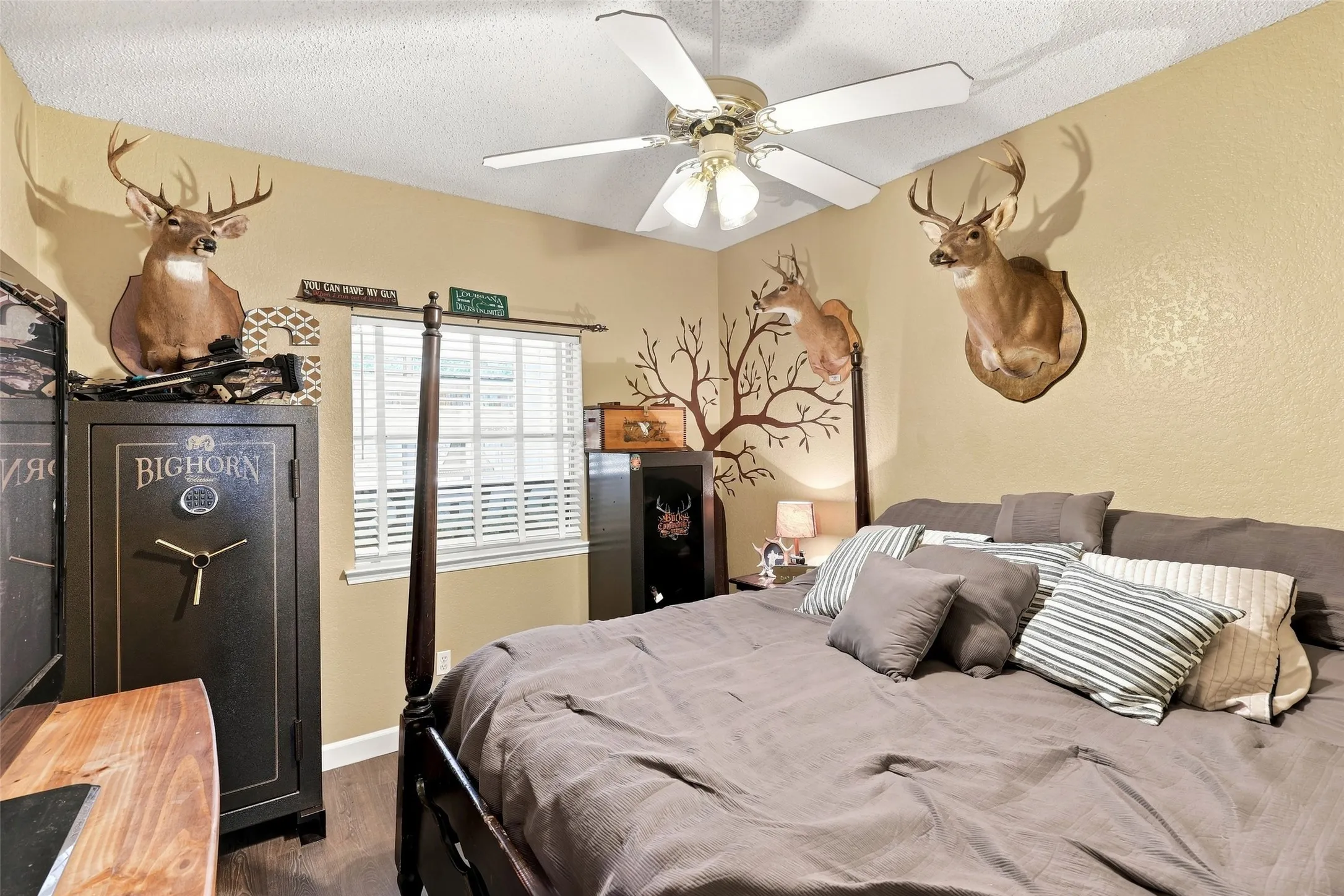 Single Family Residence For Sale in Hood County , 9014 Woodlawn Drive, Granbury, Texas 76049, 3 Bedroom, 3 Bathroom, 2 Garage spaces, 2,307 Sqft, built in 1999, mls#21375127, Real Estate Agent in Granbury, Homes For Sale in Hood county, Homes For Sale in Granbury, Realtor in Granbury Texas, Real Estate Brokerage Independent Realty Texas, Luminita Cordes Realtor