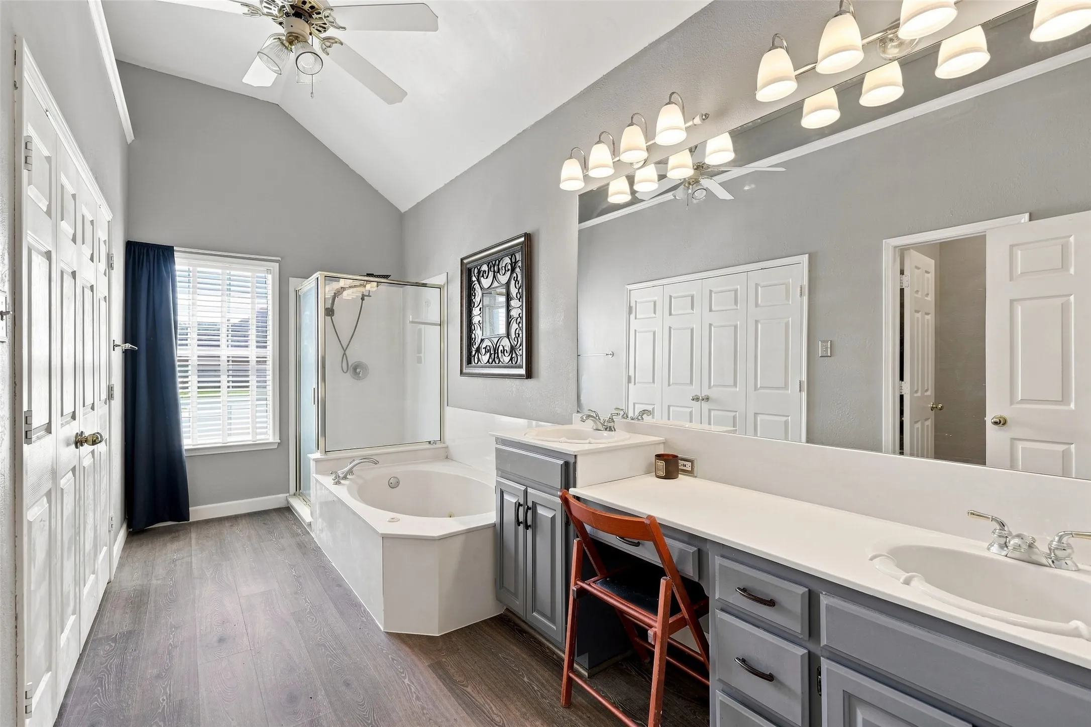 Single Family Residence For Sale in Hood County , 9014 Woodlawn Drive, Granbury, Texas 76049, 3 Bedroom, 3 Bathroom, 2 Garage spaces, 2,307 Sqft, built in 1999, mls#21375127, Real Estate Agent in Granbury, Homes For Sale in Hood county, Homes For Sale in Granbury, Realtor in Granbury Texas, Real Estate Brokerage Independent Realty Texas, Luminita Cordes Realtor