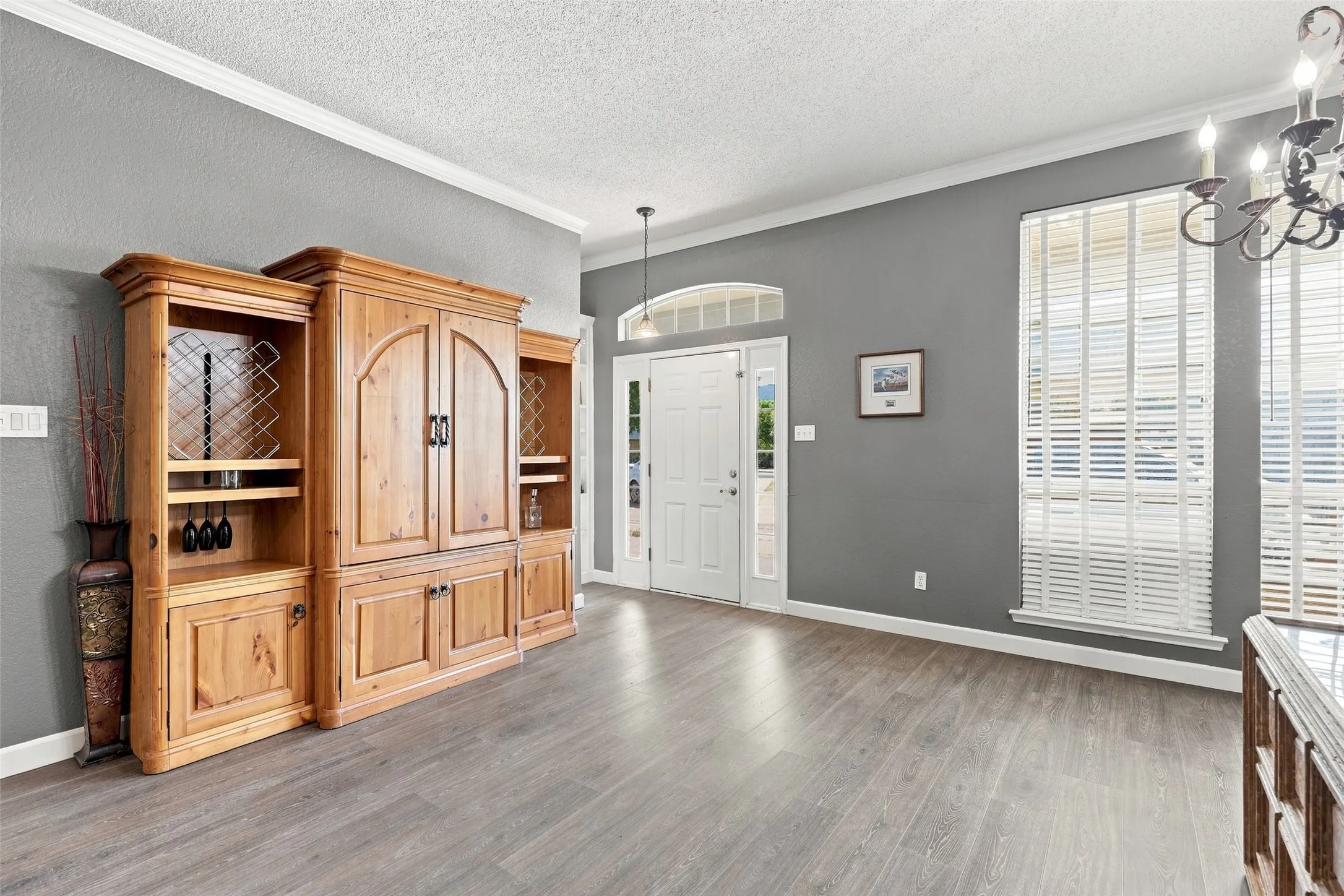 Single Family Residence For Sale in Hood County , 9014 Woodlawn Drive, Granbury, Texas 76049, 3 Bedroom, 3 Bathroom, 2 Garage spaces, 2,307 Sqft, built in 1999, mls#21375127, Real Estate Agent in Granbury, Homes For Sale in Hood county, Homes For Sale in Granbury, Realtor in Granbury Texas, Real Estate Brokerage Independent Realty Texas, Luminita Cordes Realtor