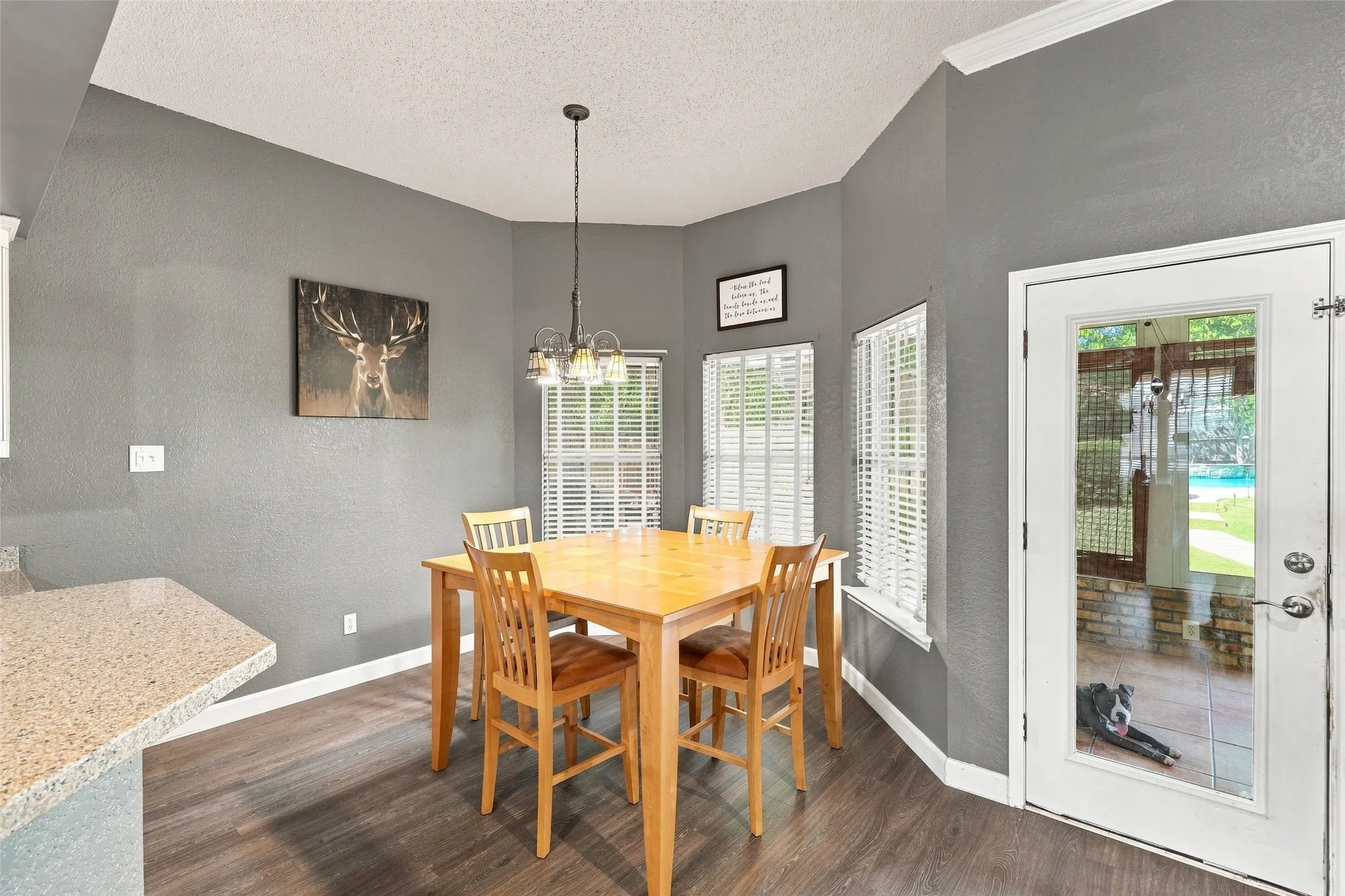 Single Family Residence For Sale in Hood County , 9014 Woodlawn Drive, Granbury, Texas 76049, 3 Bedroom, 3 Bathroom, 2 Garage spaces, 2,307 Sqft, built in 1999, mls#21375127, Real Estate Agent in Granbury, Homes For Sale in Hood county, Homes For Sale in Granbury, Realtor in Granbury Texas, Real Estate Brokerage Independent Realty Texas, Luminita Cordes Realtor