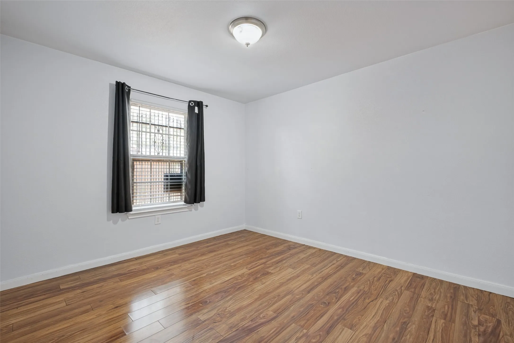 Single Family Residence For Rent in Dallas County , 1720 Pueblo Street, Dallas, Texas 75212, 3 Bedroom, 2 Bathroom, 1 Garage spaces, 1,348 Sqft, built in 2011, mls#21380105, Real Estate Agent in Dallas, Homes For Rent in Dallas county, Homes For Rent in Dallas, Realtor in Dallas Texas, Real Estate Brokerage Independent Realty Texas, Luminita Cordes Realtor
