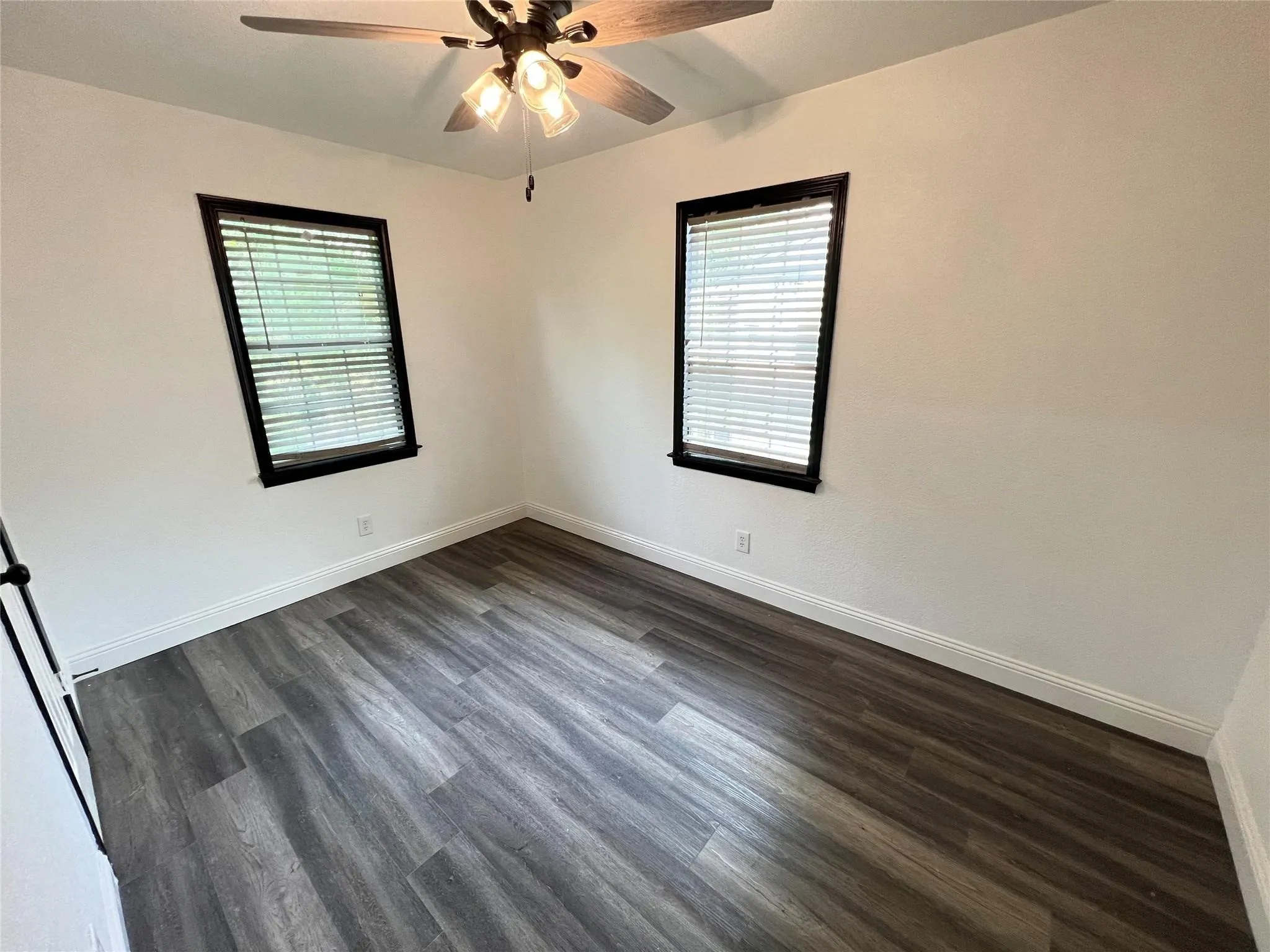 Single Family Residence For Rent in Tarrant County , 3728 Peach Street, Fort Worth, Texas 76040, 3 Bedroom, 2 Bathroom, Garage spaces, 1,150 Sqft, built in 1960, mls#21380118, Real Estate Agent in Fort Worth, Homes For Rent in Tarrant county, Homes For Rent in Fort Worth, Realtor in Fort Worth Texas, Real Estate Brokerage Independent Realty Texas, Luminita Cordes Realtor