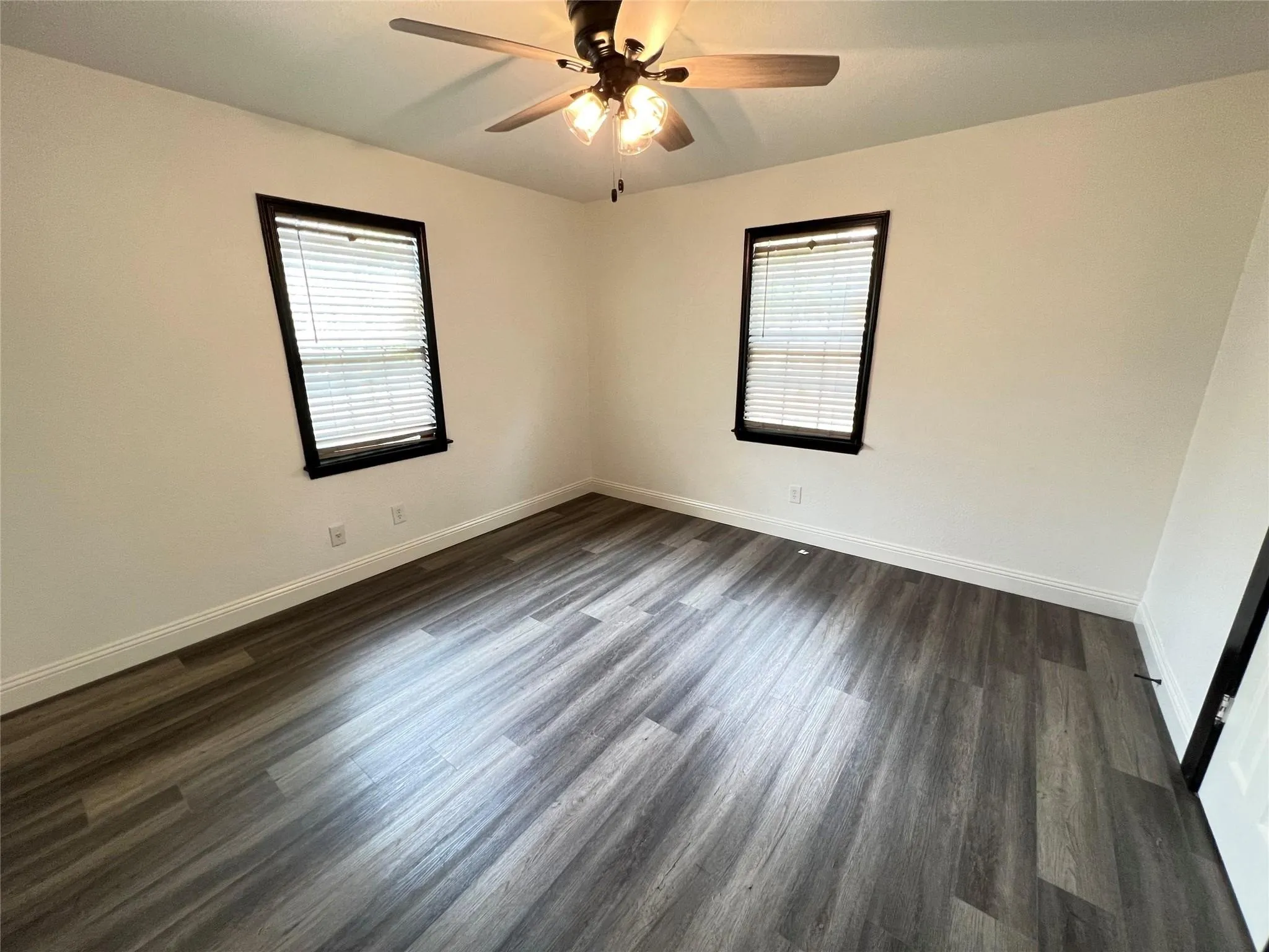 Single Family Residence For Rent in Tarrant County , 3728 Peach Street, Fort Worth, Texas 76040, 3 Bedroom, 2 Bathroom, Garage spaces, 1,150 Sqft, built in 1960, mls#21380118, Real Estate Agent in Fort Worth, Homes For Rent in Tarrant county, Homes For Rent in Fort Worth, Realtor in Fort Worth Texas, Real Estate Brokerage Independent Realty Texas, Luminita Cordes Realtor