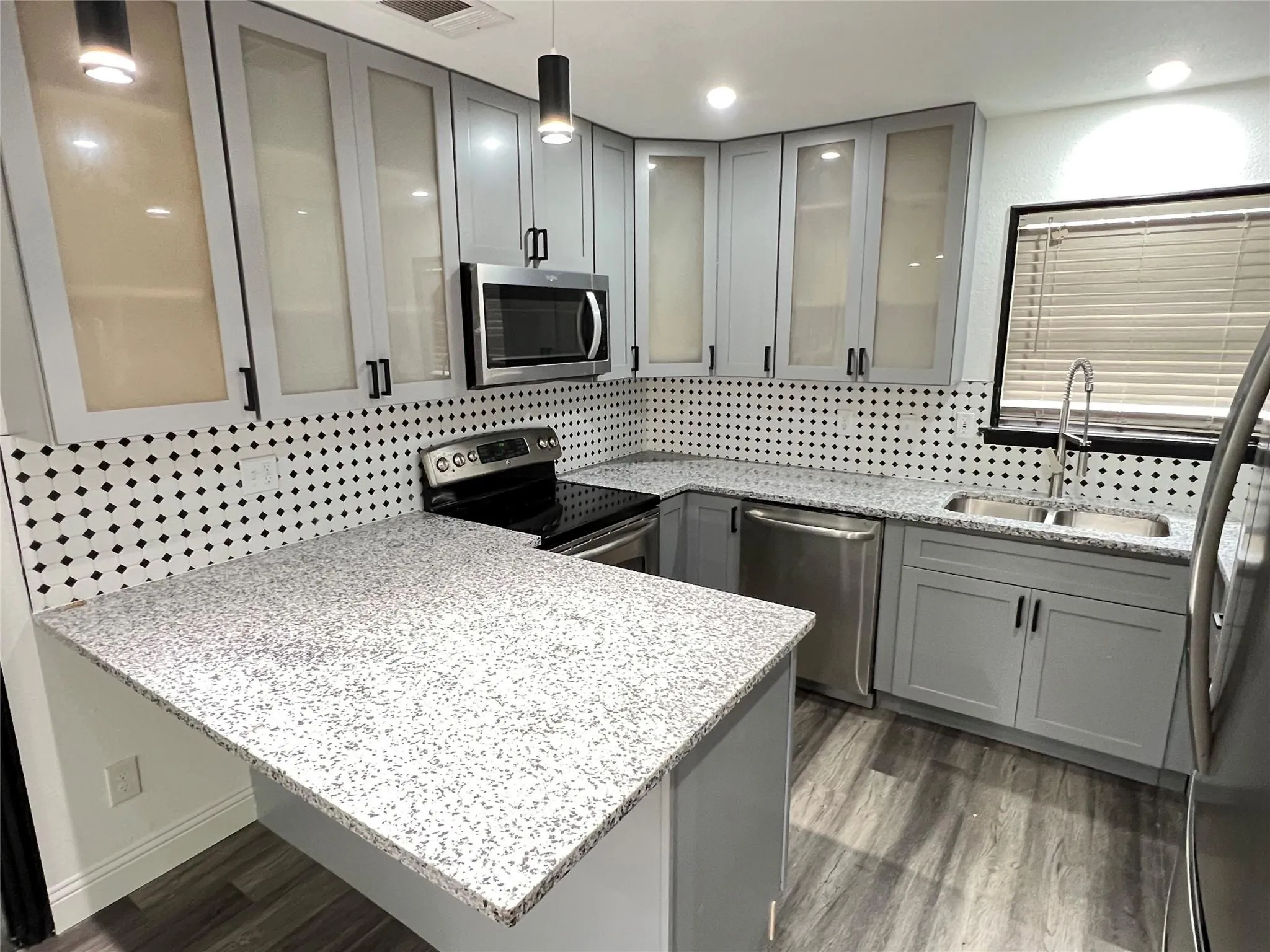 Single Family Residence For Rent in Tarrant County , 3728 Peach Street, Fort Worth, Texas 76040, 3 Bedroom, 2 Bathroom, Garage spaces, 1,150 Sqft, built in 1960, mls#21380118, Real Estate Agent in Fort Worth, Homes For Rent in Tarrant county, Homes For Rent in Fort Worth, Realtor in Fort Worth Texas, Real Estate Brokerage Independent Realty Texas, Luminita Cordes Realtor