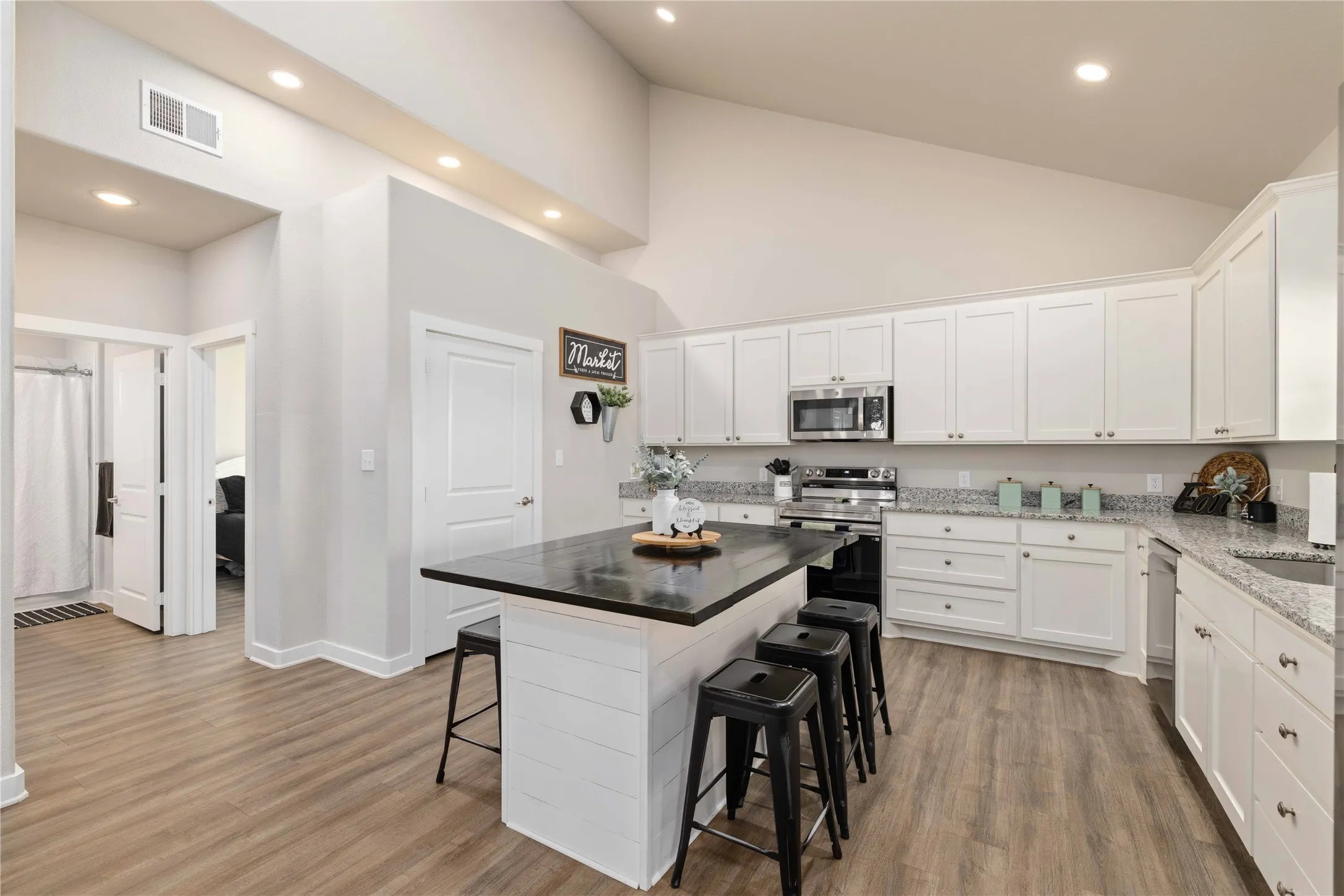 Single Family Residence For Sale in Comanche County , 246 CR 448, De Leon, Texas 76444, 2 Bedroom, 2 Bathroom, Garage spaces, 1,080 Sqft, built in 2024, mls#21378649, Real Estate Agent in De Leon, Homes For Sale in Comanche county, Homes For Sale in De Leon, Realtor in De Leon Texas, Real Estate Brokerage Independent Realty Texas, Luminita Cordes Realtor