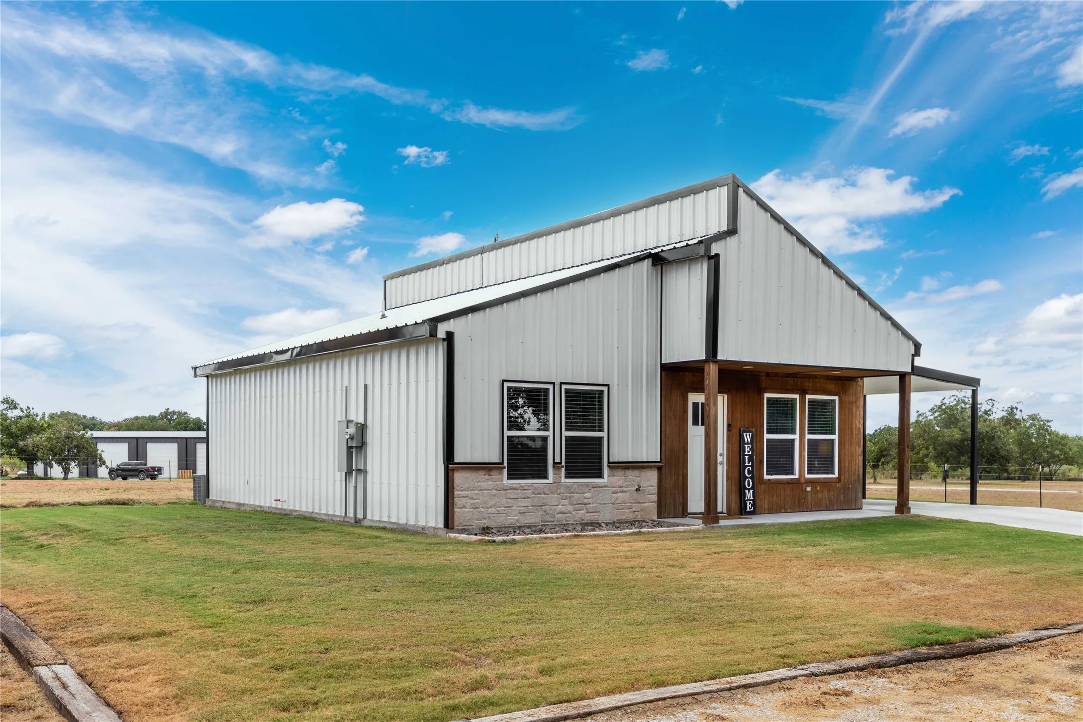 Single Family Residence For Sale in Comanche County , 246 CR 448, De Leon, Texas 76444, 2 Bedroom, 2 Bathroom, Garage spaces, 1,080 Sqft, built in 2024, mls#21378649, Real Estate Agent in De Leon, Homes For Sale in Comanche county, Homes For Sale in De Leon, Realtor in De Leon Texas, Real Estate Brokerage Independent Realty Texas, Luminita Cordes Realtor