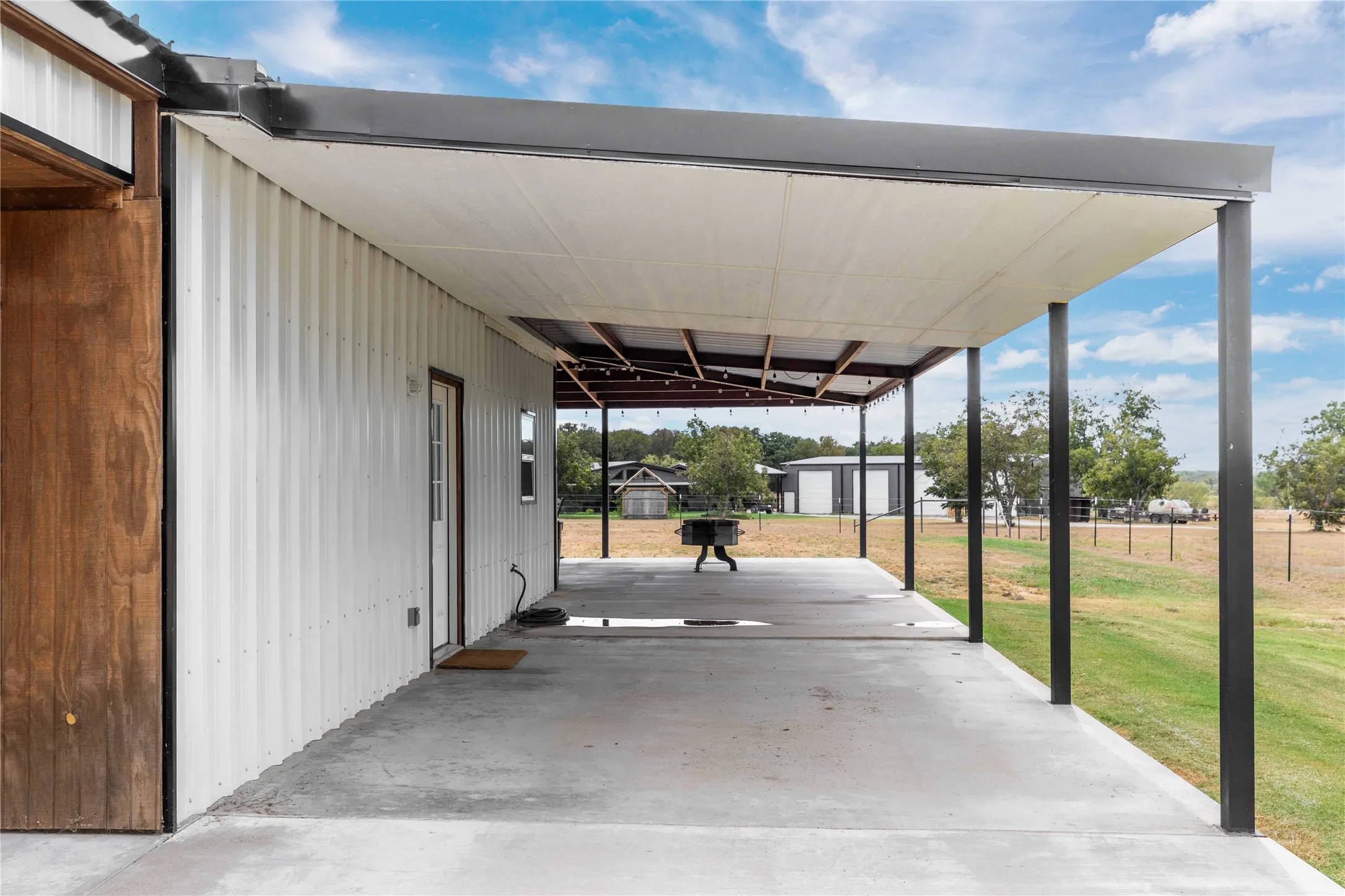 Single Family Residence For Sale in Comanche County , 246 CR 448, De Leon, Texas 76444, 2 Bedroom, 2 Bathroom, Garage spaces, 1,080 Sqft, built in 2024, mls#21378649, Real Estate Agent in De Leon, Homes For Sale in Comanche county, Homes For Sale in De Leon, Realtor in De Leon Texas, Real Estate Brokerage Independent Realty Texas, Luminita Cordes Realtor