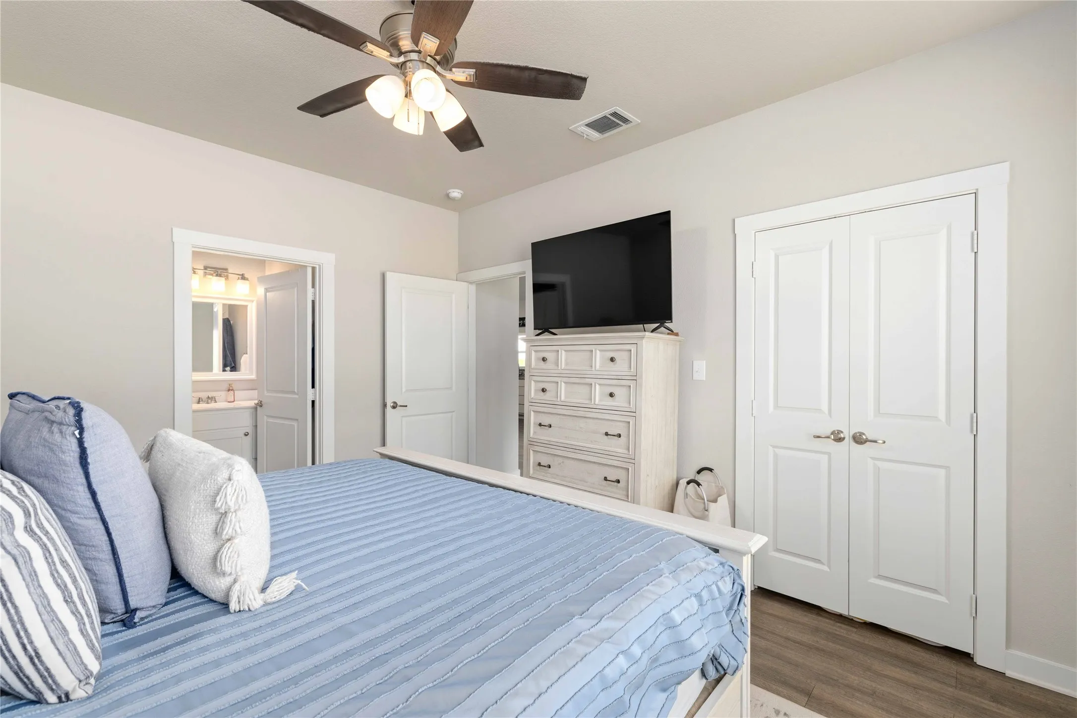 Single Family Residence For Sale in Comanche County , 246 CR 448, De Leon, Texas 76444, 2 Bedroom, 2 Bathroom, Garage spaces, 1,080 Sqft, built in 2024, mls#21378649, Real Estate Agent in De Leon, Homes For Sale in Comanche county, Homes For Sale in De Leon, Realtor in De Leon Texas, Real Estate Brokerage Independent Realty Texas, Luminita Cordes Realtor