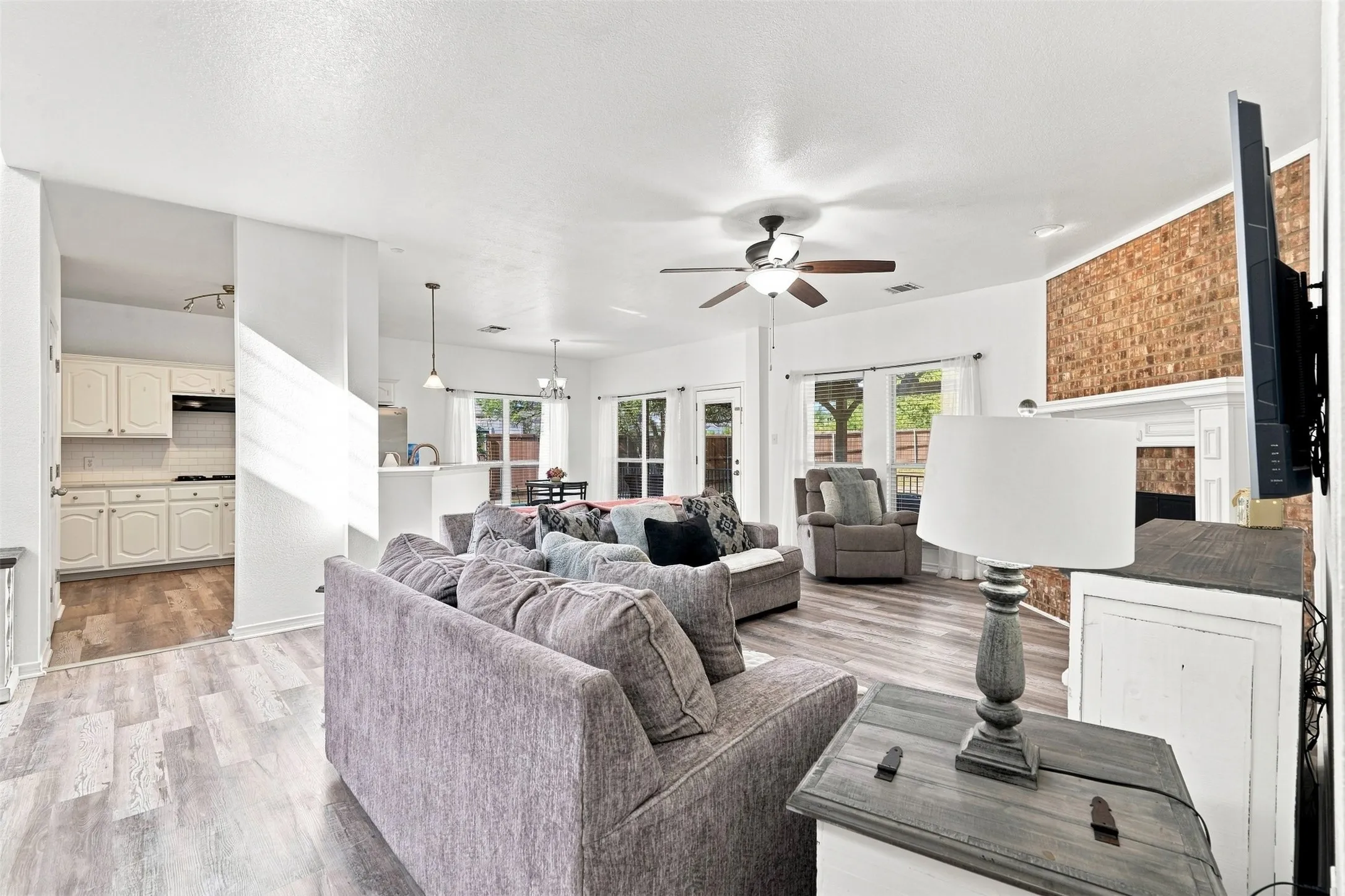 Single Family Residence For Sale in Rockwall County , 2774 Cobblestone Drive, Rockwall, Texas 75087, 3 Bedroom, 3 Bathroom, 2 Garage spaces, 2,448 Sqft, built in 2004, mls#21379383, Real Estate Agent in Rockwall, Homes For Sale in Rockwall county, Homes For Sale in Rockwall, Realtor in Rockwall Texas, Real Estate Brokerage Independent Realty Texas, Luminita Cordes Realtor