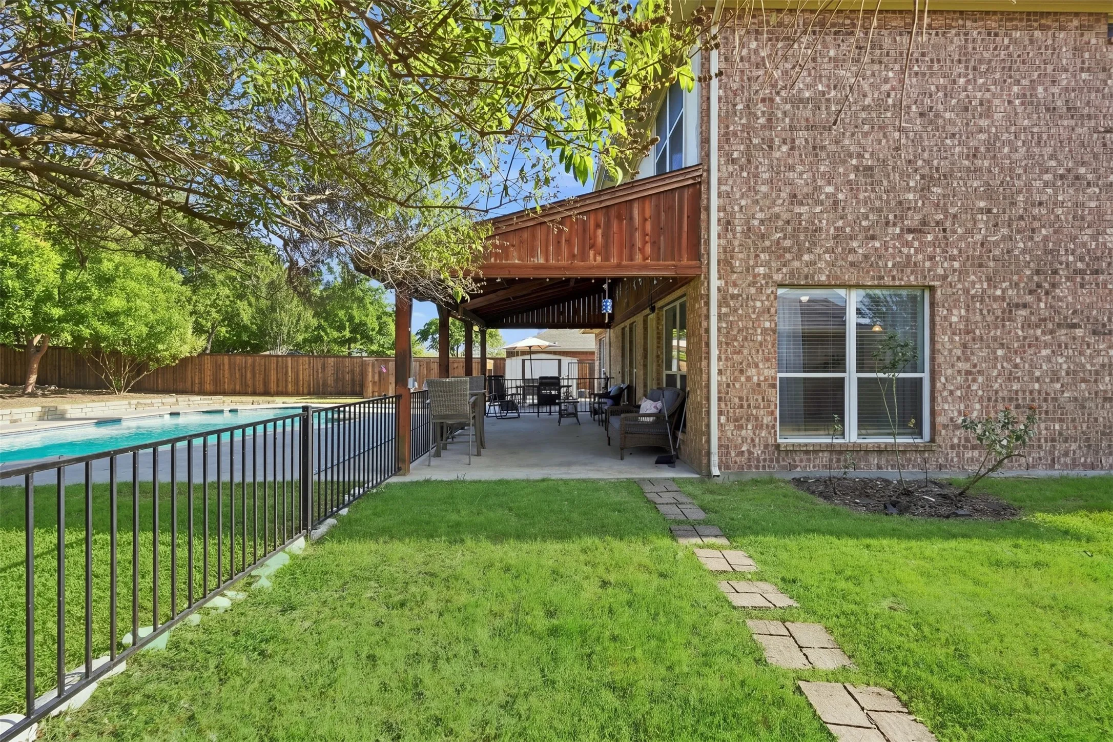 Single Family Residence For Sale in Rockwall County , 2774 Cobblestone Drive, Rockwall, Texas 75087, 3 Bedroom, 3 Bathroom, 2 Garage spaces, 2,448 Sqft, built in 2004, mls#21379383, Real Estate Agent in Rockwall, Homes For Sale in Rockwall county, Homes For Sale in Rockwall, Realtor in Rockwall Texas, Real Estate Brokerage Independent Realty Texas, Luminita Cordes Realtor