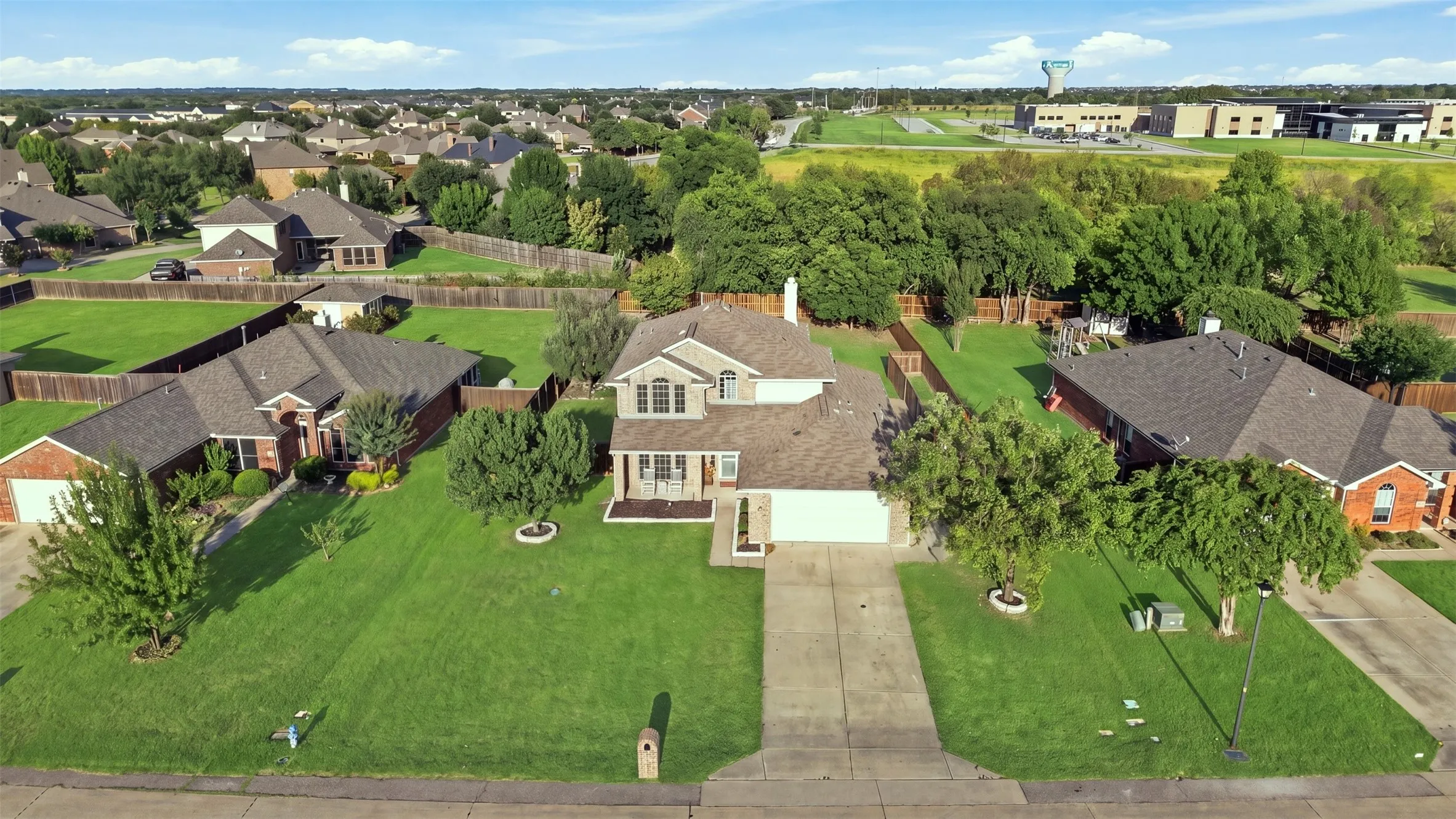 Single Family Residence For Sale in Rockwall County , 2774 Cobblestone Drive, Rockwall, Texas 75087, 3 Bedroom, 3 Bathroom, 2 Garage spaces, 2,448 Sqft, built in 2004, mls#21379383, Real Estate Agent in Rockwall, Homes For Sale in Rockwall county, Homes For Sale in Rockwall, Realtor in Rockwall Texas, Real Estate Brokerage Independent Realty Texas, Luminita Cordes Realtor