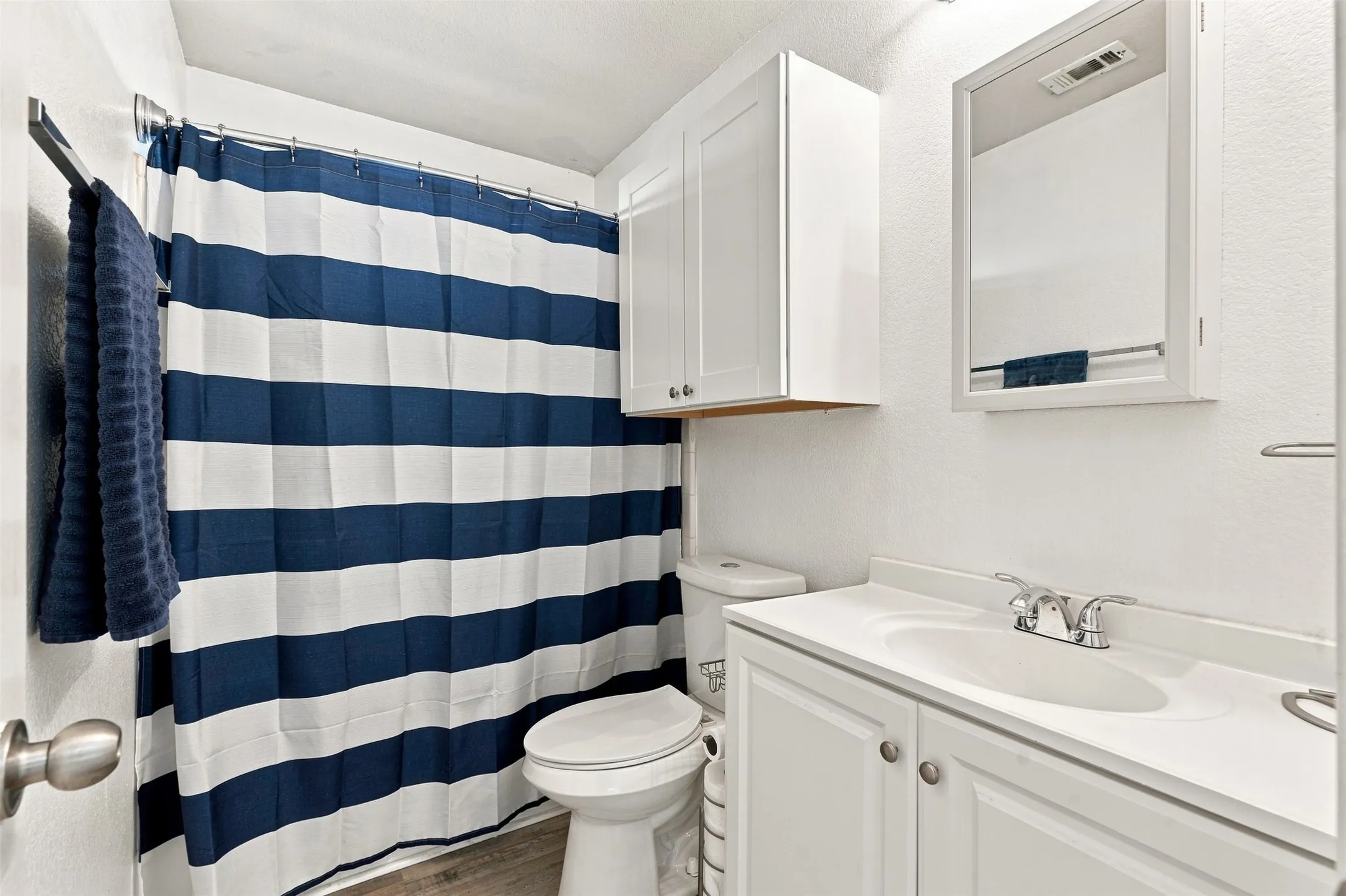 Single Family Residence For Sale in Rockwall County , 2774 Cobblestone Drive, Rockwall, Texas 75087, 3 Bedroom, 3 Bathroom, 2 Garage spaces, 2,448 Sqft, built in 2004, mls#21379383, Real Estate Agent in Rockwall, Homes For Sale in Rockwall county, Homes For Sale in Rockwall, Realtor in Rockwall Texas, Real Estate Brokerage Independent Realty Texas, Luminita Cordes Realtor