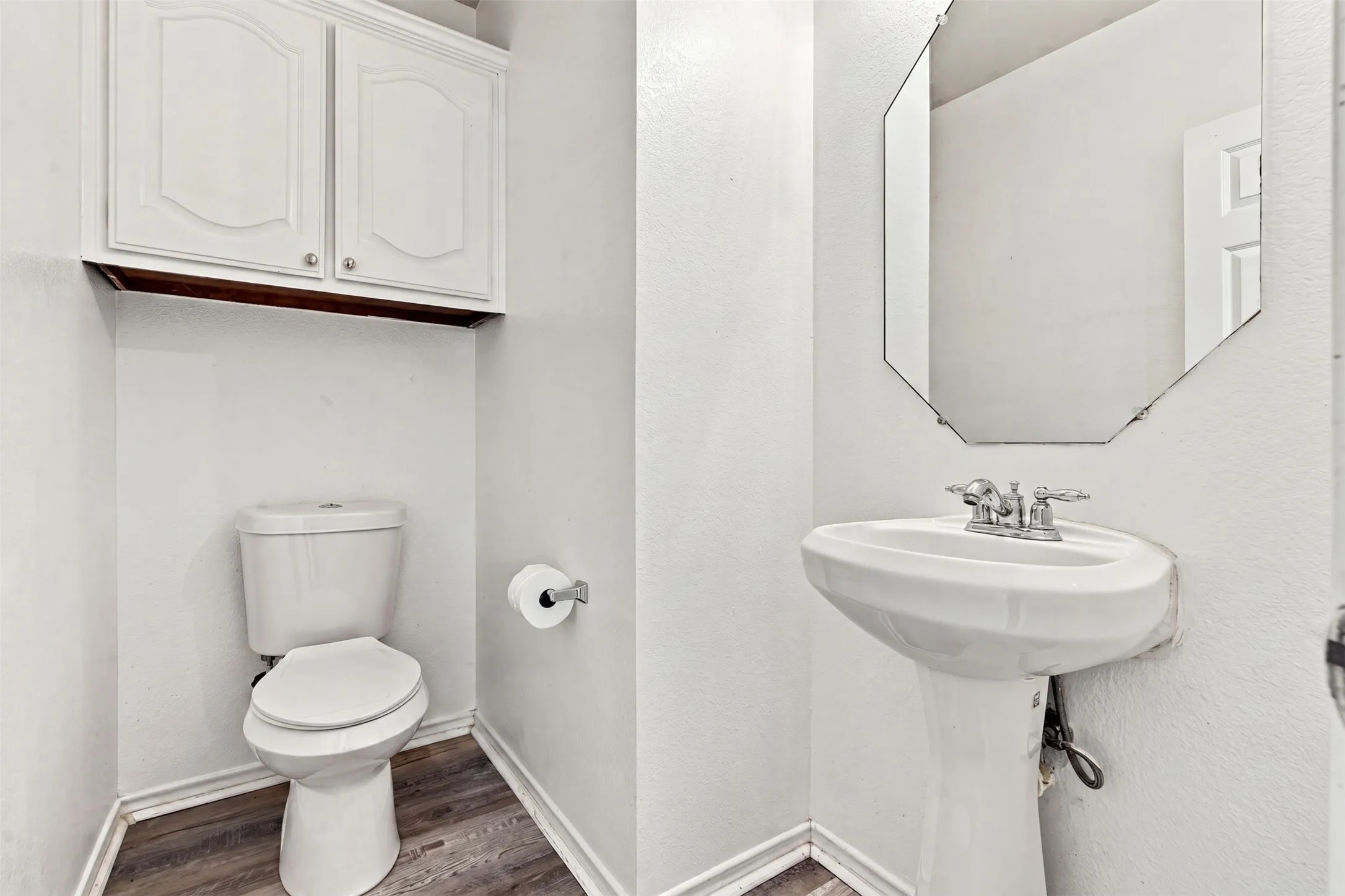 Single Family Residence For Sale in Rockwall County , 2774 Cobblestone Drive, Rockwall, Texas 75087, 3 Bedroom, 3 Bathroom, 2 Garage spaces, 2,448 Sqft, built in 2004, mls#21379383, Real Estate Agent in Rockwall, Homes For Sale in Rockwall county, Homes For Sale in Rockwall, Realtor in Rockwall Texas, Real Estate Brokerage Independent Realty Texas, Luminita Cordes Realtor