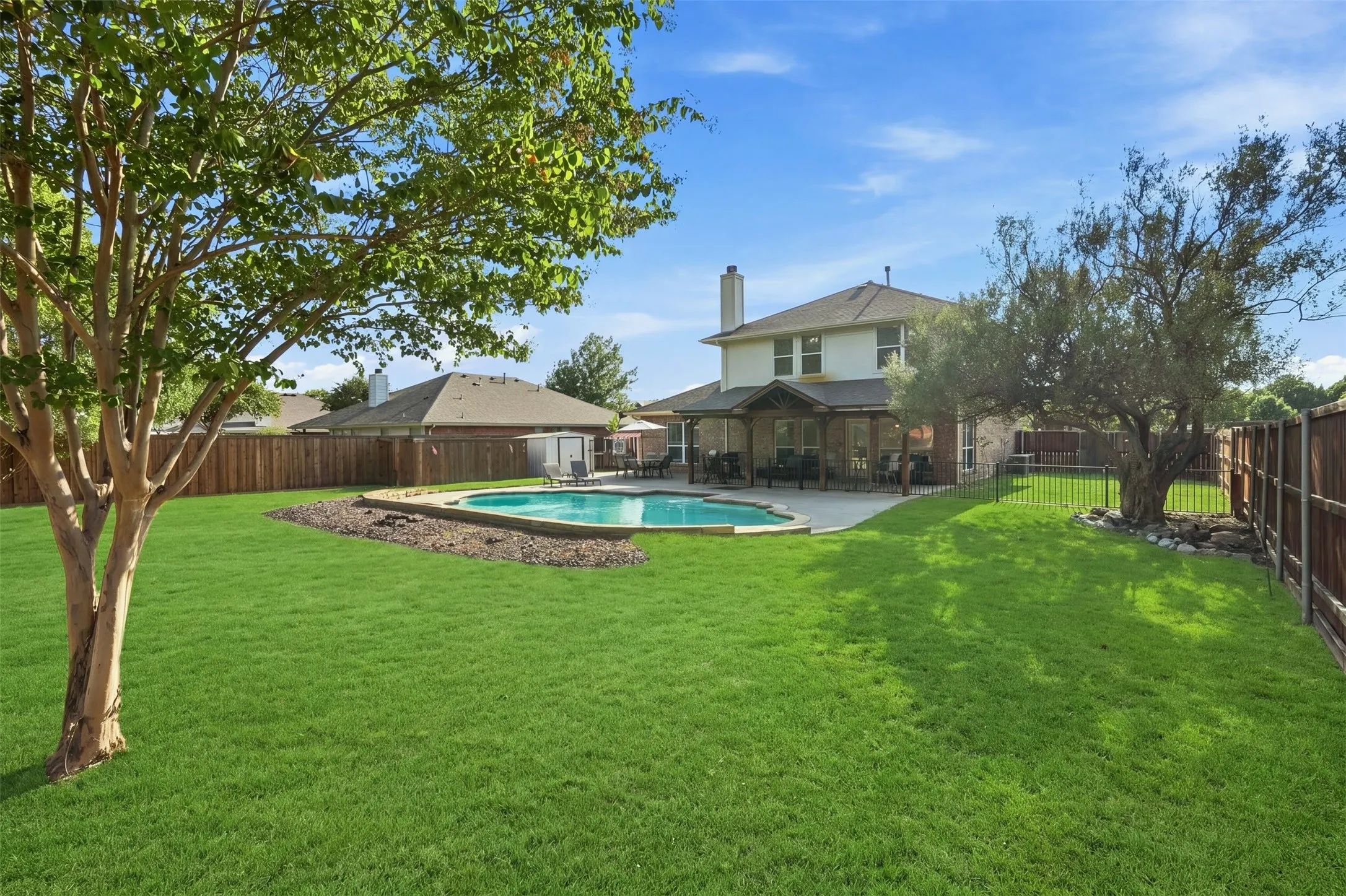 Single Family Residence For Sale in Rockwall County , 2774 Cobblestone Drive, Rockwall, Texas 75087, 3 Bedroom, 3 Bathroom, 2 Garage spaces, 2,448 Sqft, built in 2004, mls#21379383, Real Estate Agent in Rockwall, Homes For Sale in Rockwall county, Homes For Sale in Rockwall, Realtor in Rockwall Texas, Real Estate Brokerage Independent Realty Texas, Luminita Cordes Realtor