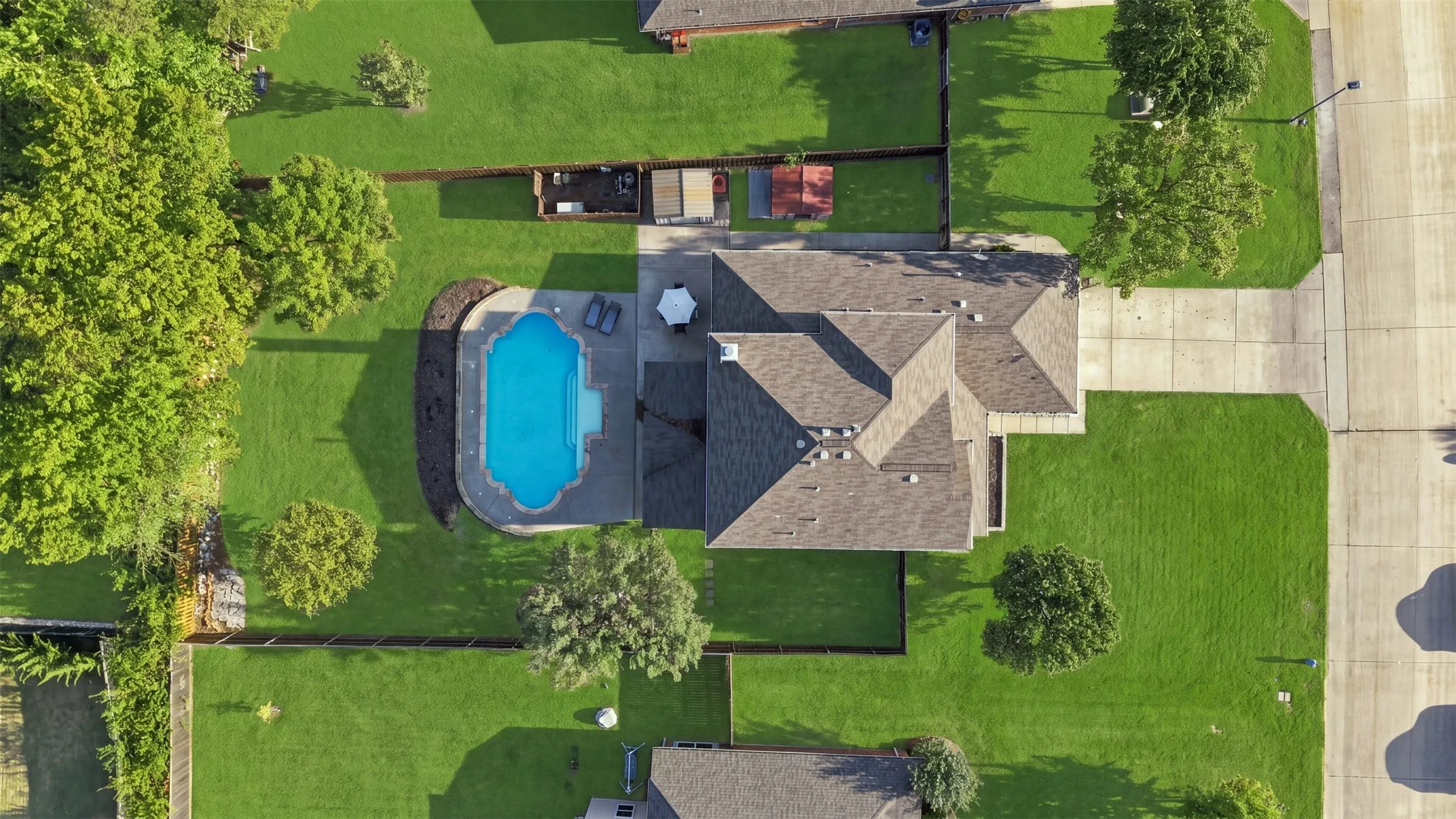 Single Family Residence For Sale in Rockwall County , 2774 Cobblestone Drive, Rockwall, Texas 75087, 3 Bedroom, 3 Bathroom, 2 Garage spaces, 2,448 Sqft, built in 2004, mls#21379383, Real Estate Agent in Rockwall, Homes For Sale in Rockwall county, Homes For Sale in Rockwall, Realtor in Rockwall Texas, Real Estate Brokerage Independent Realty Texas, Luminita Cordes Realtor