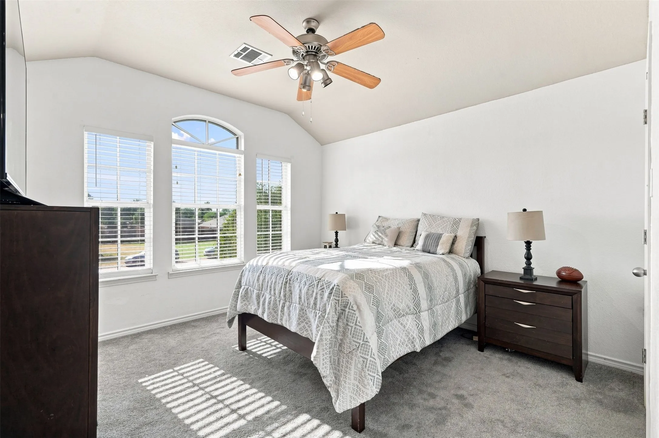 Single Family Residence For Sale in Rockwall County , 2774 Cobblestone Drive, Rockwall, Texas 75087, 3 Bedroom, 3 Bathroom, 2 Garage spaces, 2,448 Sqft, built in 2004, mls#21379383, Real Estate Agent in Rockwall, Homes For Sale in Rockwall county, Homes For Sale in Rockwall, Realtor in Rockwall Texas, Real Estate Brokerage Independent Realty Texas, Luminita Cordes Realtor