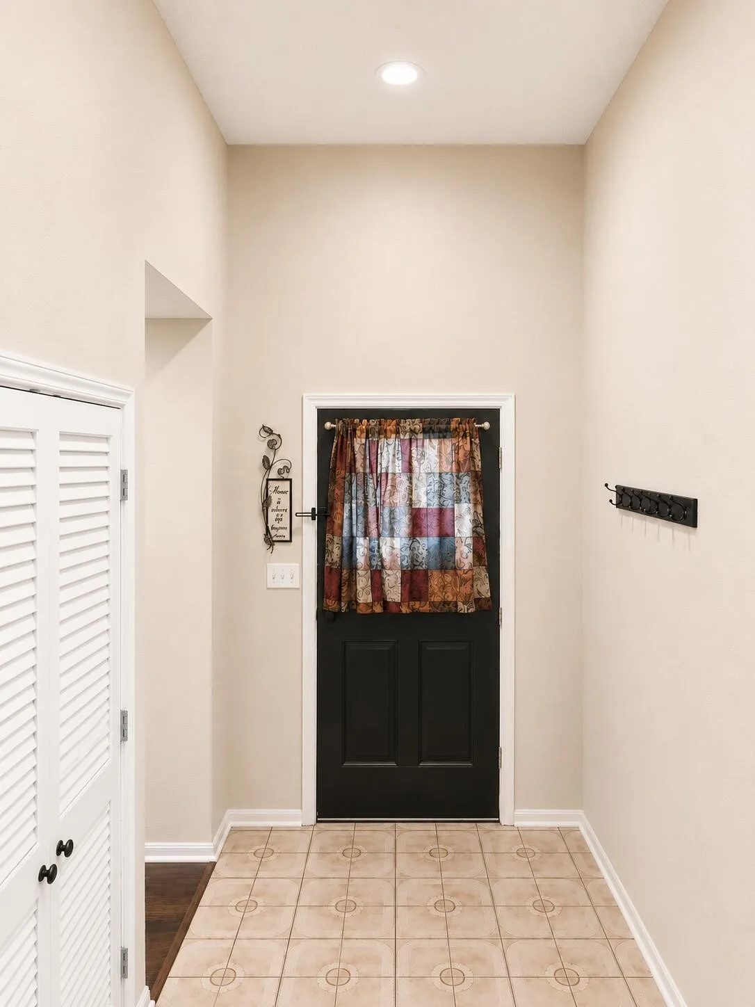Single Family Residence For Sale in Tarrant County , 5505 Oak Brook Road, Arlington, Texas 76016, 3 Bedroom, 2 Bathroom, 2 Garage spaces, 1,825 Sqft, built in 1984, mls#21380121, Real Estate Agent in Arlington, Homes For Sale in Tarrant county, Homes For Sale in Arlington, Realtor in Arlington Texas, Real Estate Brokerage Independent Realty Texas, Luminita Cordes Realtor