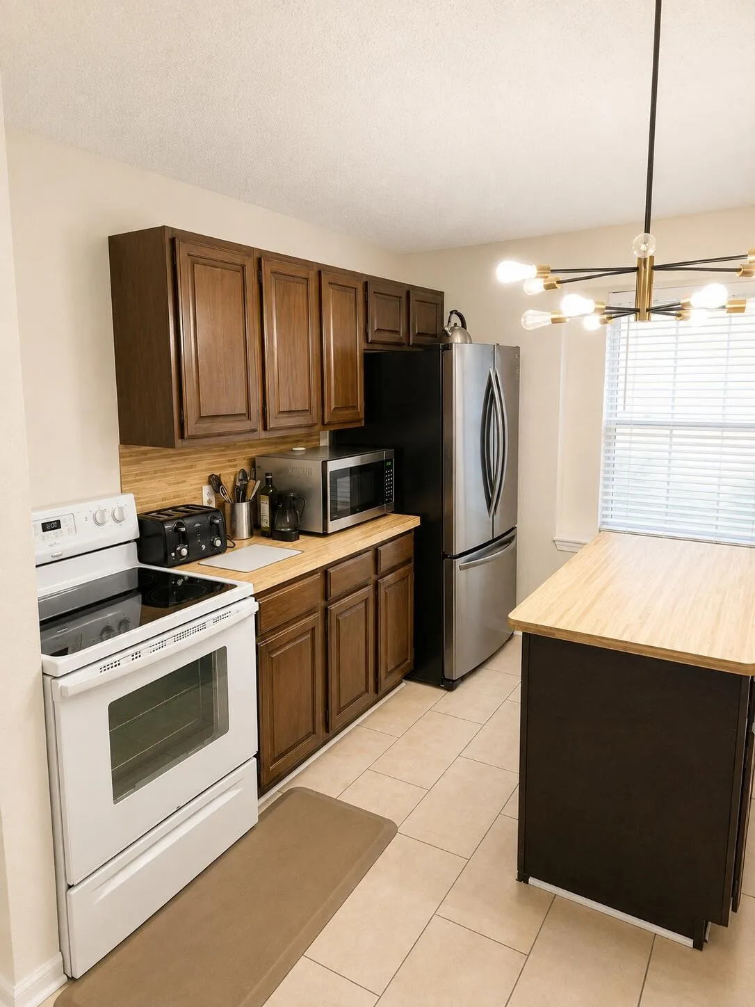 Single Family Residence For Sale in Tarrant County , 5505 Oak Brook Road, Arlington, Texas 76016, 3 Bedroom, 2 Bathroom, 2 Garage spaces, 1,825 Sqft, built in 1984, mls#21380121, Real Estate Agent in Arlington, Homes For Sale in Tarrant county, Homes For Sale in Arlington, Realtor in Arlington Texas, Real Estate Brokerage Independent Realty Texas, Luminita Cordes Realtor