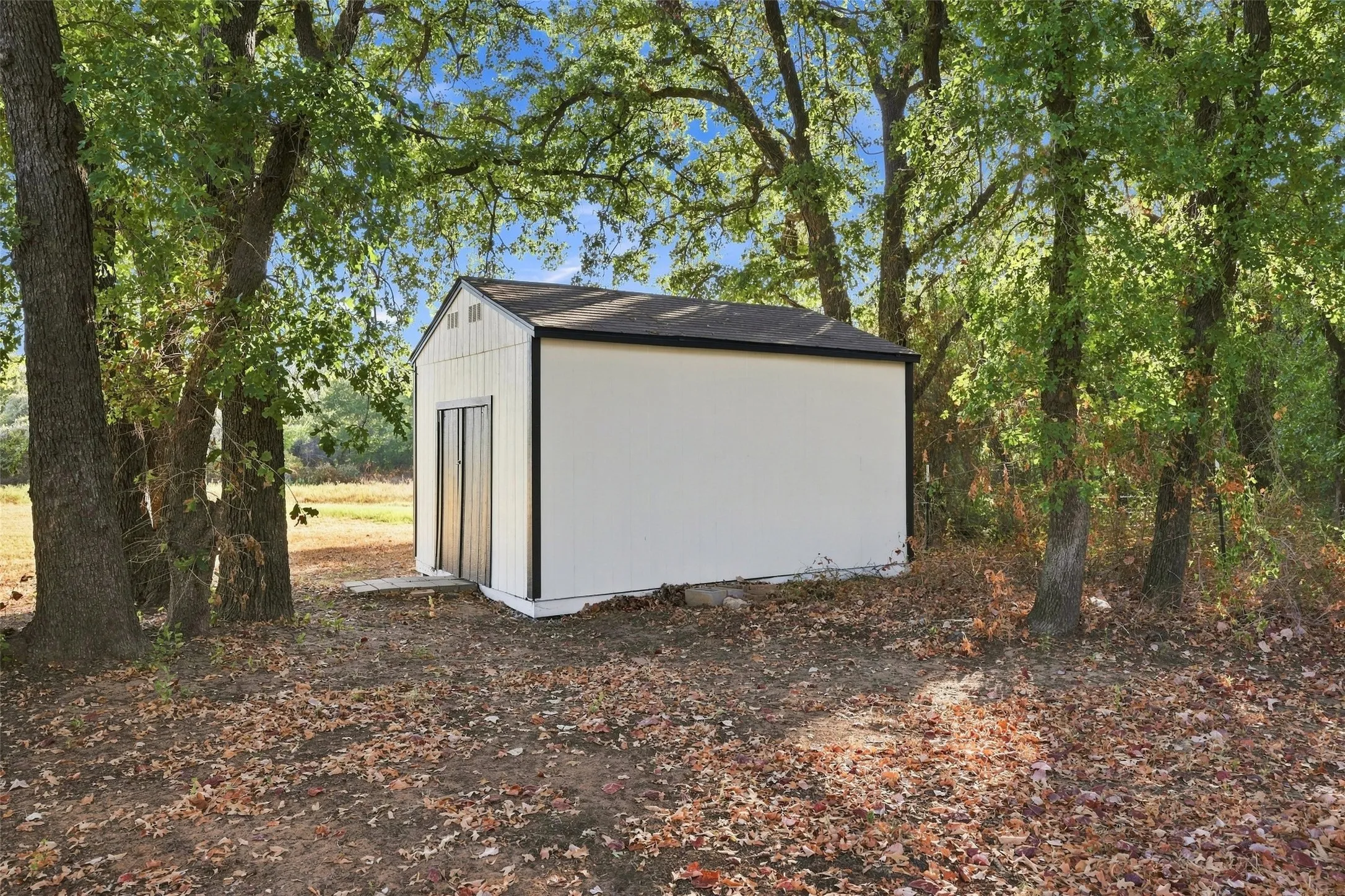 Manufactured Home For Sale in Hood County , 5209 Shaw Road, Tolar, Texas 76476, 4 Bedroom, 3 Bathroom, Garage spaces, 2,280 Sqft, built in 2007, mls#21377649, Real Estate Agent in Tolar, Homes For Sale in Hood county, Homes For Sale in Tolar, Realtor in Tolar Texas, Real Estate Brokerage Independent Realty Texas, Luminita Cordes Realtor