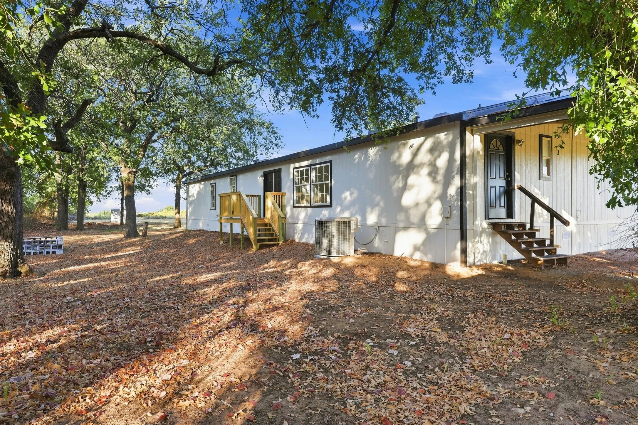 Manufactured Home For Sale in Hood County , 5209 Shaw Road, Tolar, Texas 76476, 4 Bedroom, 3 Bathroom, Garage spaces, 2,280 Sqft, built in 2007, mls#21377649, Real Estate Agent in Tolar, Homes For Sale in Hood county, Homes For Sale in Tolar, Realtor in Tolar Texas, Real Estate Brokerage Independent Realty Texas, Luminita Cordes Realtor