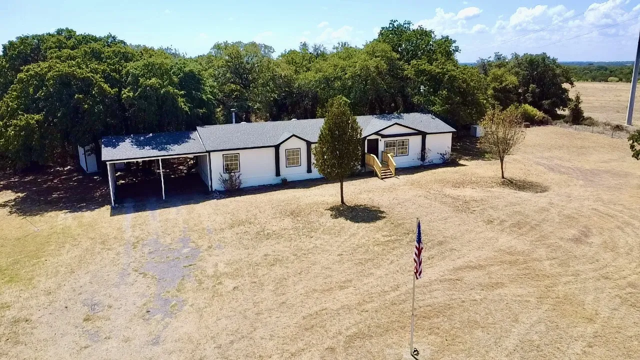Manufactured Home For Sale in Hood County , 5209 Shaw Road, Tolar, Texas 76476, 4 Bedroom, 3 Bathroom, Garage spaces, 2,280 Sqft, built in 2007, mls#21377649, Real Estate Agent in Tolar, Homes For Sale in Hood county, Homes For Sale in Tolar, Realtor in Tolar Texas, Real Estate Brokerage Independent Realty Texas, Luminita Cordes Realtor