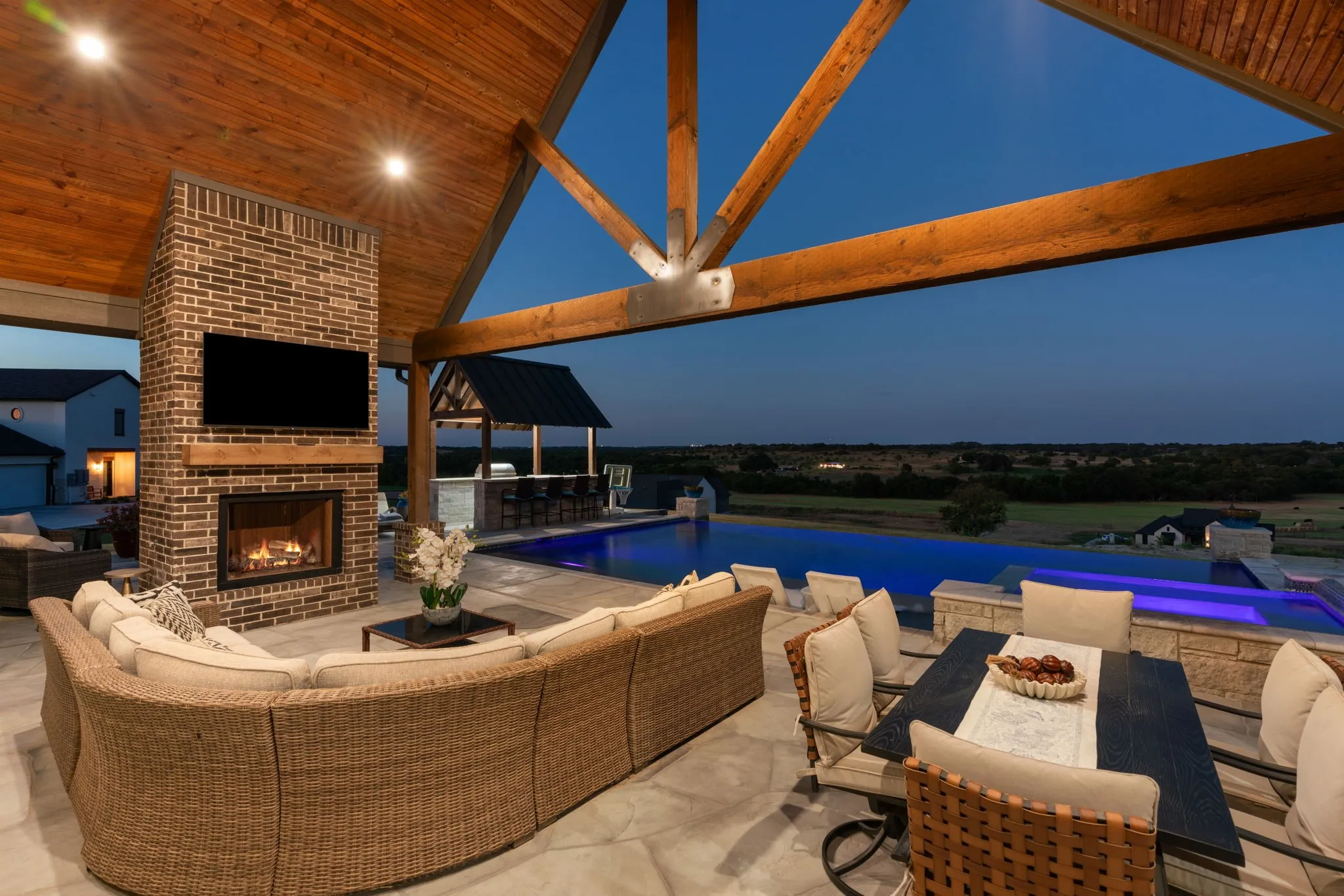 Single Family Residence For Sale in Parker County , 210 Wren View, Weatherford, Texas 76087, 4 Bedroom, 4 Bathroom, 3 Garage spaces, 4,329 Sqft, built in 2022, mls#21375894, Real Estate Agent in Weatherford, Homes For Sale in Parker county, Homes For Sale in Weatherford, Realtor in Weatherford Texas, Real Estate Brokerage Independent Realty Texas, Luminita Cordes Realtor