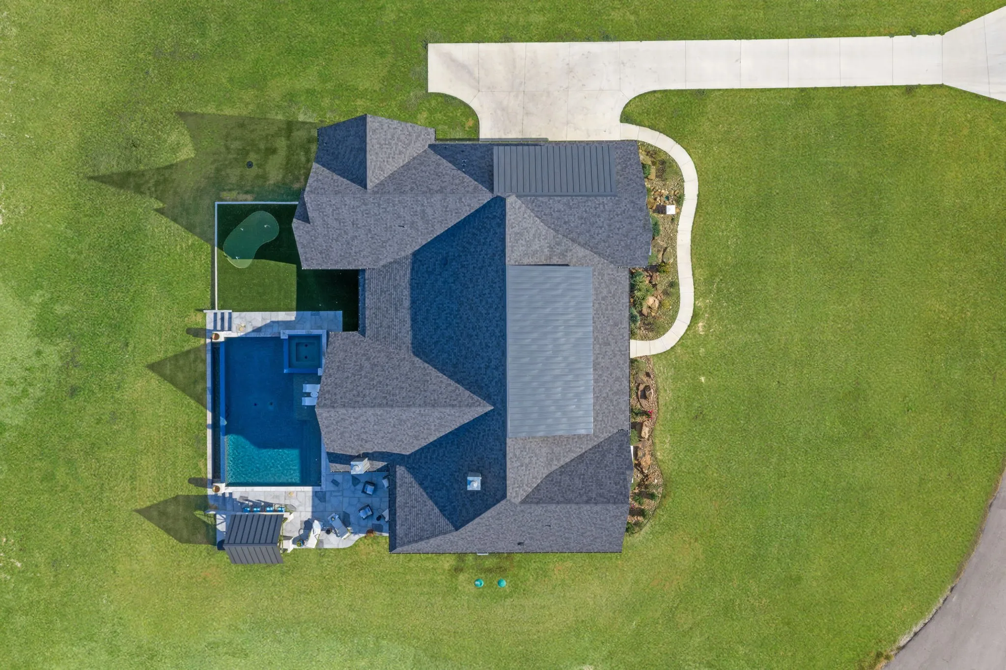 Single Family Residence For Sale in Parker County , 210 Wren View, Weatherford, Texas 76087, 4 Bedroom, 4 Bathroom, 3 Garage spaces, 4,329 Sqft, built in 2022, mls#21375894, Real Estate Agent in Weatherford, Homes For Sale in Parker county, Homes For Sale in Weatherford, Realtor in Weatherford Texas, Real Estate Brokerage Independent Realty Texas, Luminita Cordes Realtor