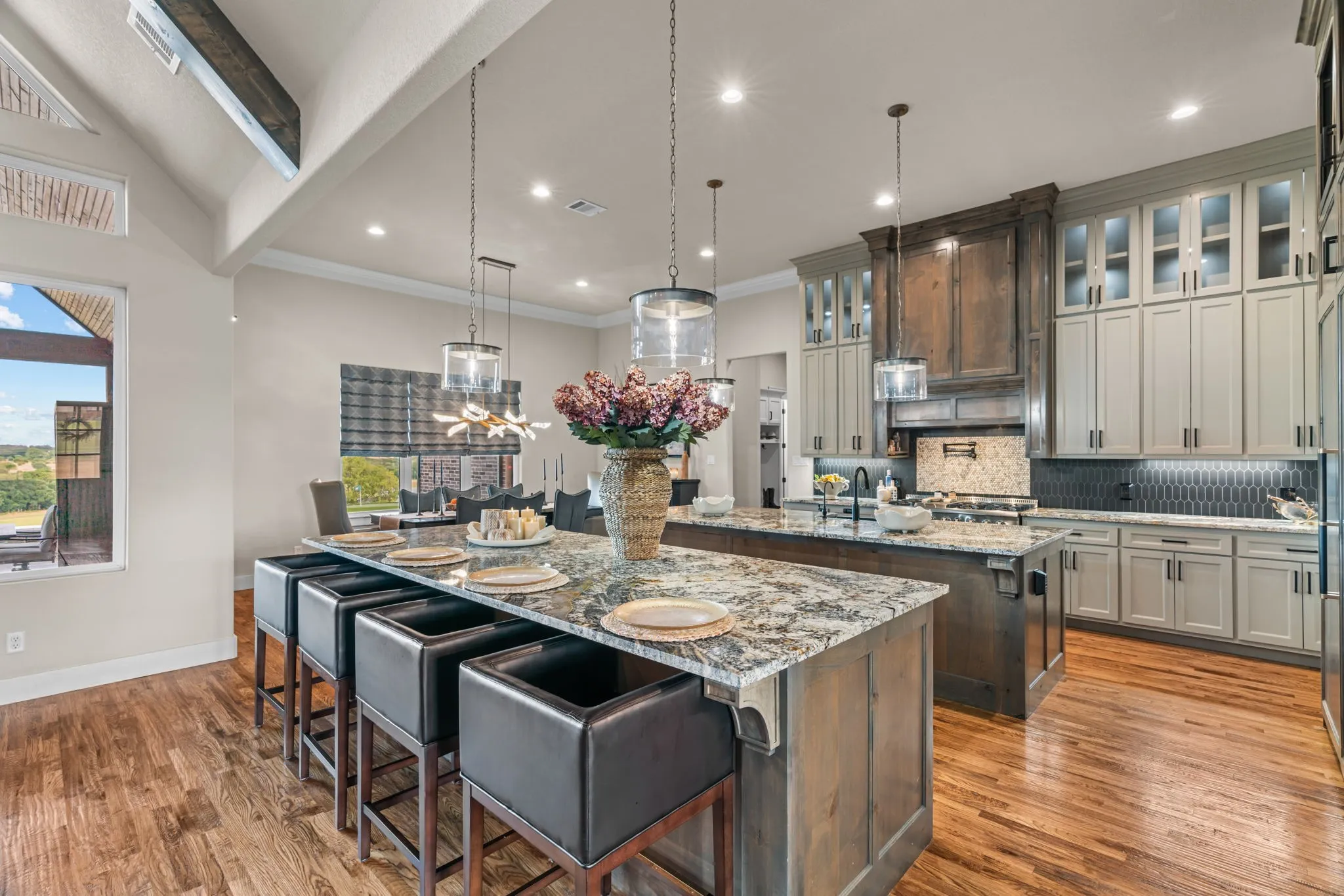 Single Family Residence For Sale in Parker County , 210 Wren View, Weatherford, Texas 76087, 4 Bedroom, 4 Bathroom, 3 Garage spaces, 4,329 Sqft, built in 2022, mls#21375894, Real Estate Agent in Weatherford, Homes For Sale in Parker county, Homes For Sale in Weatherford, Realtor in Weatherford Texas, Real Estate Brokerage Independent Realty Texas, Luminita Cordes Realtor