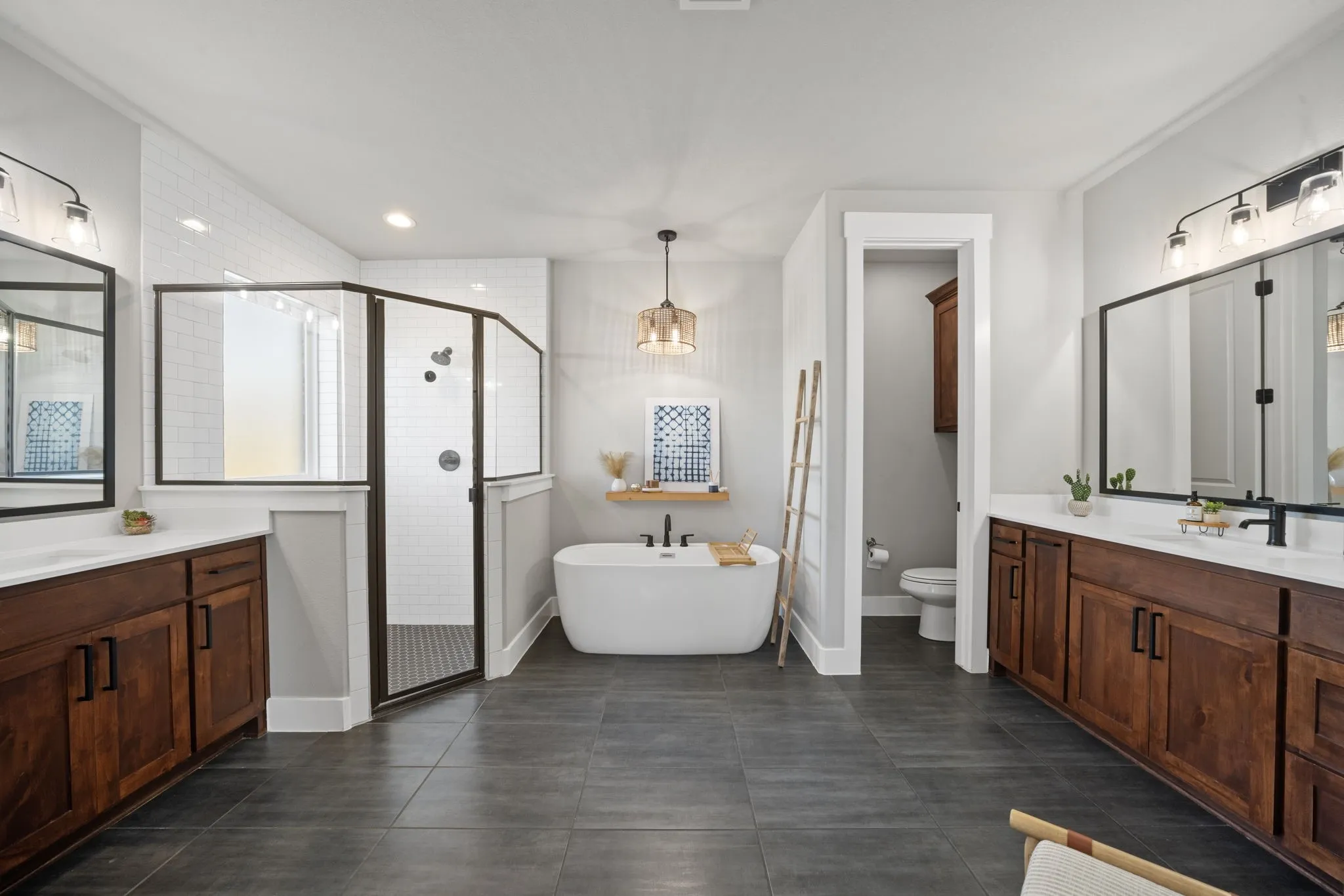 Single Family Residence For Sale in Ellis County , 870 Dove Meadow Trail, Waxahachie, Texas 75167, 4 Bedroom, 2 Bathroom, 3 Garage spaces, 2,568 Sqft, built in 2021, mls#21380090, Real Estate Agent in Waxahachie, Homes For Sale in Ellis county, Homes For Sale in Waxahachie, Realtor in Waxahachie Texas, Real Estate Brokerage Independent Realty Texas, Luminita Cordes Realtor