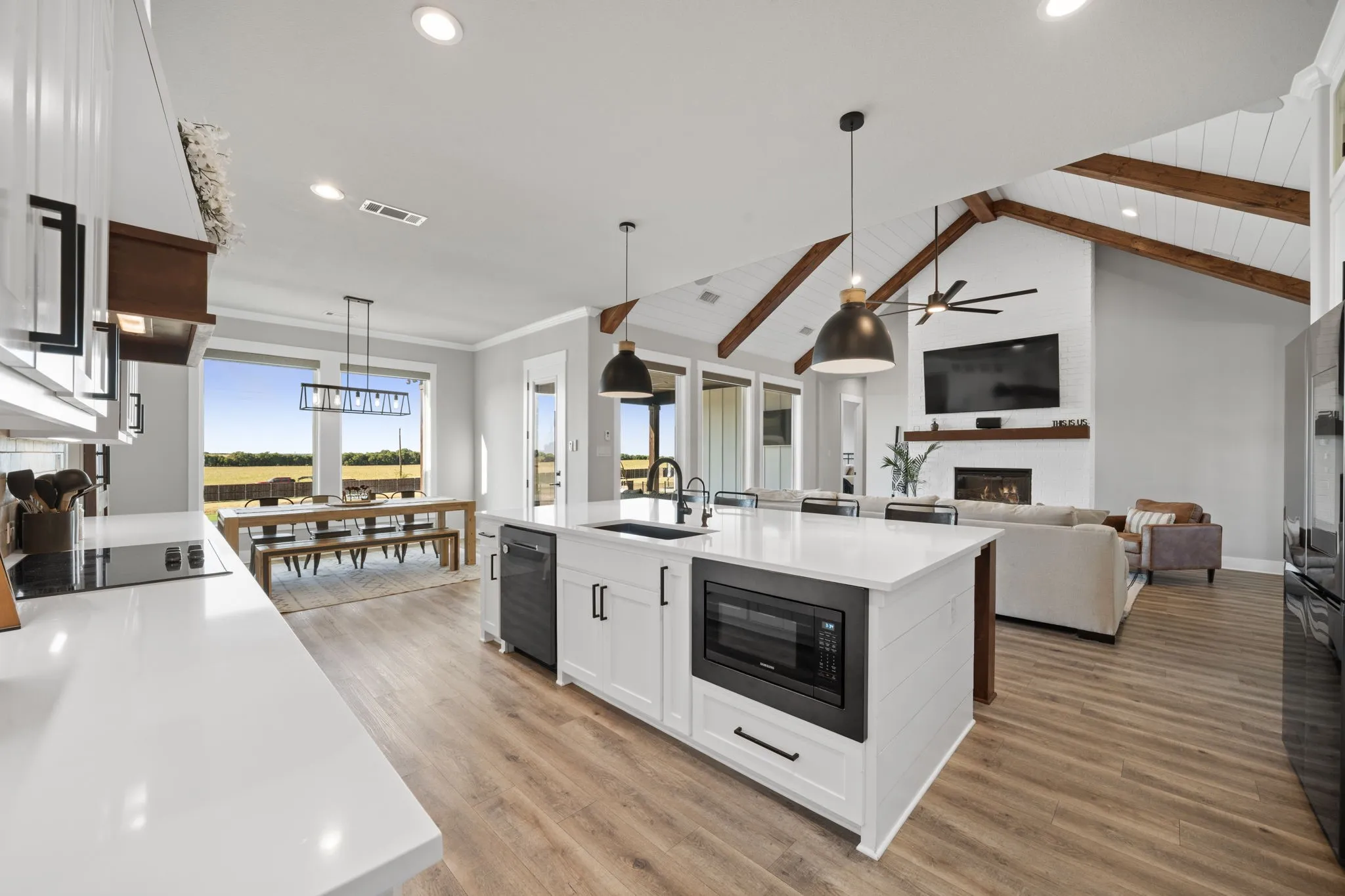 Single Family Residence For Sale in Ellis County , 870 Dove Meadow Trail, Waxahachie, Texas 75167, 4 Bedroom, 2 Bathroom, 3 Garage spaces, 2,568 Sqft, built in 2021, mls#21380090, Real Estate Agent in Waxahachie, Homes For Sale in Ellis county, Homes For Sale in Waxahachie, Realtor in Waxahachie Texas, Real Estate Brokerage Independent Realty Texas, Luminita Cordes Realtor