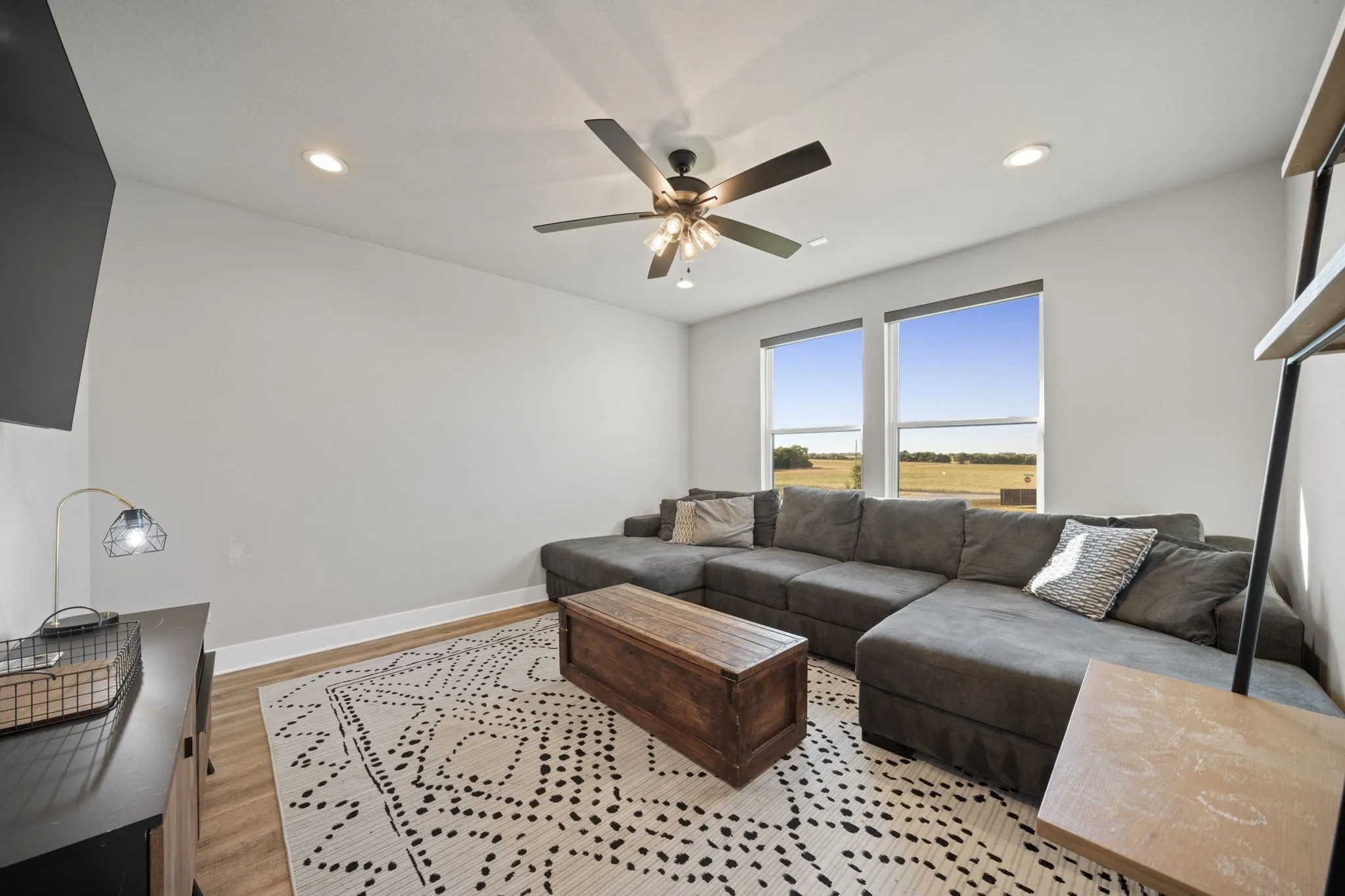 Single Family Residence For Sale in Ellis County , 870 Dove Meadow Trail, Waxahachie, Texas 75167, 4 Bedroom, 2 Bathroom, 3 Garage spaces, 2,568 Sqft, built in 2021, mls#21380090, Real Estate Agent in Waxahachie, Homes For Sale in Ellis county, Homes For Sale in Waxahachie, Realtor in Waxahachie Texas, Real Estate Brokerage Independent Realty Texas, Luminita Cordes Realtor
