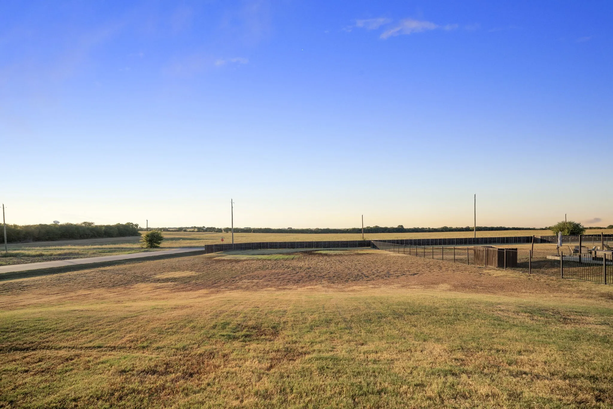 Single Family Residence For Sale in Ellis County , 870 Dove Meadow Trail, Waxahachie, Texas 75167, 4 Bedroom, 2 Bathroom, 3 Garage spaces, 2,568 Sqft, built in 2021, mls#21380090, Real Estate Agent in Waxahachie, Homes For Sale in Ellis county, Homes For Sale in Waxahachie, Realtor in Waxahachie Texas, Real Estate Brokerage Independent Realty Texas, Luminita Cordes Realtor