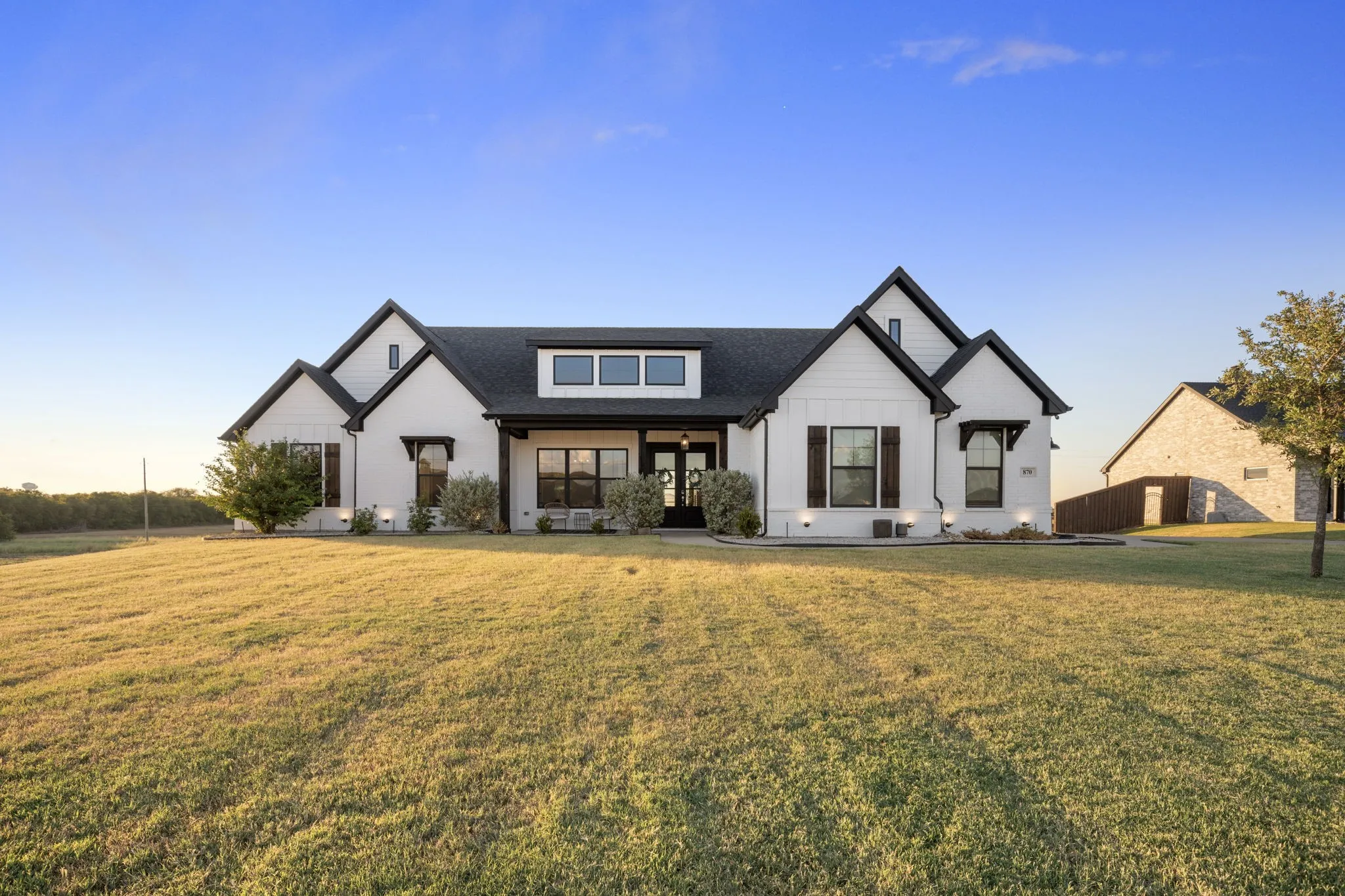 Single Family Residence For Sale in Ellis County , 870 Dove Meadow Trail, Waxahachie, Texas 75167, 4 Bedroom, 2 Bathroom, 3 Garage spaces, 2,568 Sqft, built in 2021, mls#21380090, Real Estate Agent in Waxahachie, Homes For Sale in Ellis county, Homes For Sale in Waxahachie, Realtor in Waxahachie Texas, Real Estate Brokerage Independent Realty Texas, Luminita Cordes Realtor
