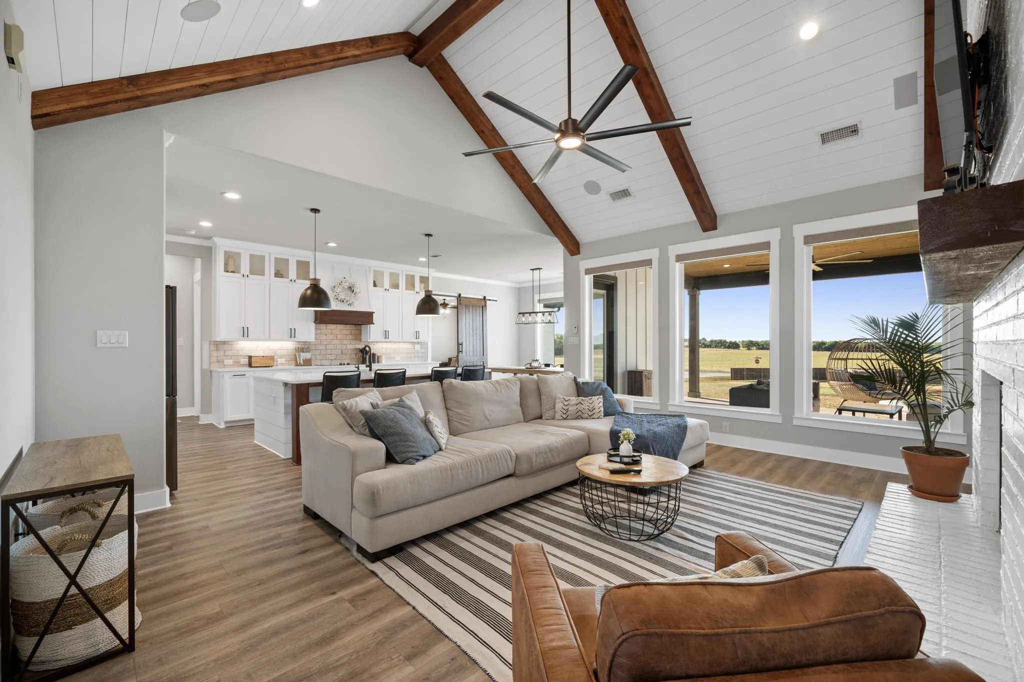 Single Family Residence For Sale in Ellis County , 870 Dove Meadow Trail, Waxahachie, Texas 75167, 4 Bedroom, 2 Bathroom, 3 Garage spaces, 2,568 Sqft, built in 2021, mls#21380090, Real Estate Agent in Waxahachie, Homes For Sale in Ellis county, Homes For Sale in Waxahachie, Realtor in Waxahachie Texas, Real Estate Brokerage Independent Realty Texas, Luminita Cordes Realtor