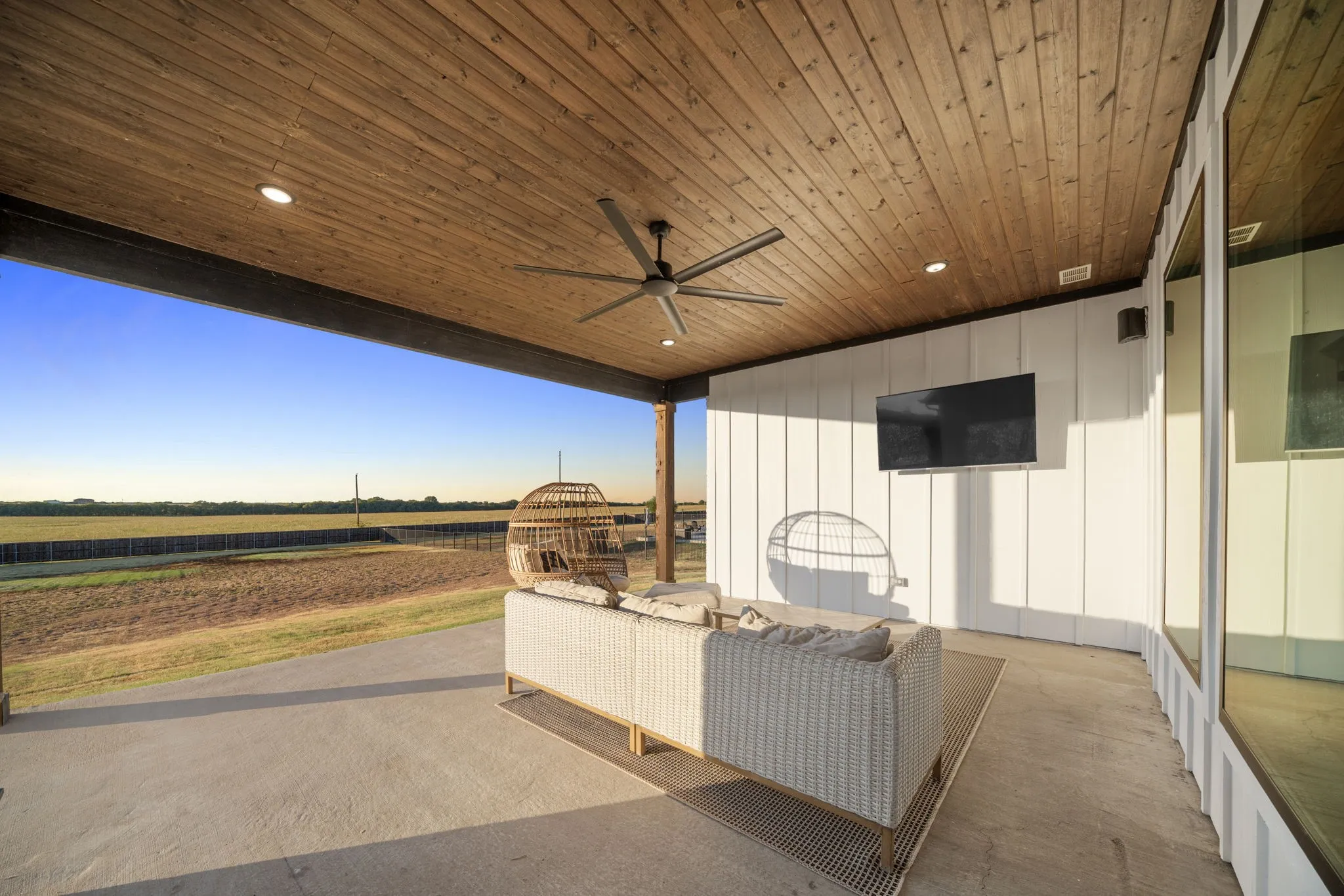 Single Family Residence For Sale in Ellis County , 870 Dove Meadow Trail, Waxahachie, Texas 75167, 4 Bedroom, 2 Bathroom, 3 Garage spaces, 2,568 Sqft, built in 2021, mls#21380090, Real Estate Agent in Waxahachie, Homes For Sale in Ellis county, Homes For Sale in Waxahachie, Realtor in Waxahachie Texas, Real Estate Brokerage Independent Realty Texas, Luminita Cordes Realtor