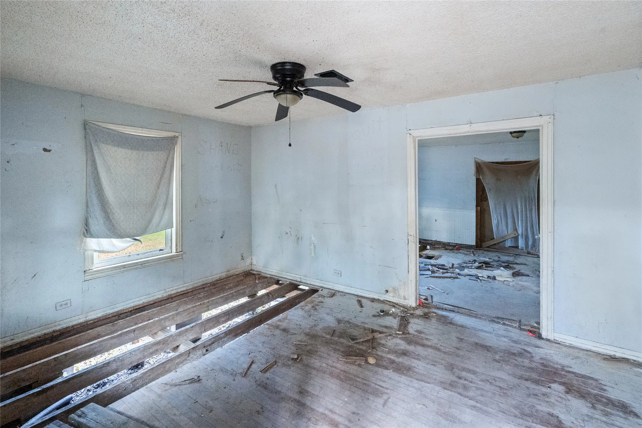 Single Family Residence For Sale in Hopkins County , 1036 Davis Street N, Sulphur Springs, Texas 75482, 0, 0, Garage spaces, 1,359 Sqft, built in 1950, mls#21380123, Real Estate Agent in Sulphur Springs, Homes For Sale in Hopkins county, Homes For Sale in Sulphur Springs, Realtor in Sulphur Springs Texas, Real Estate Brokerage Independent Realty Texas, Luminita Cordes Realtor