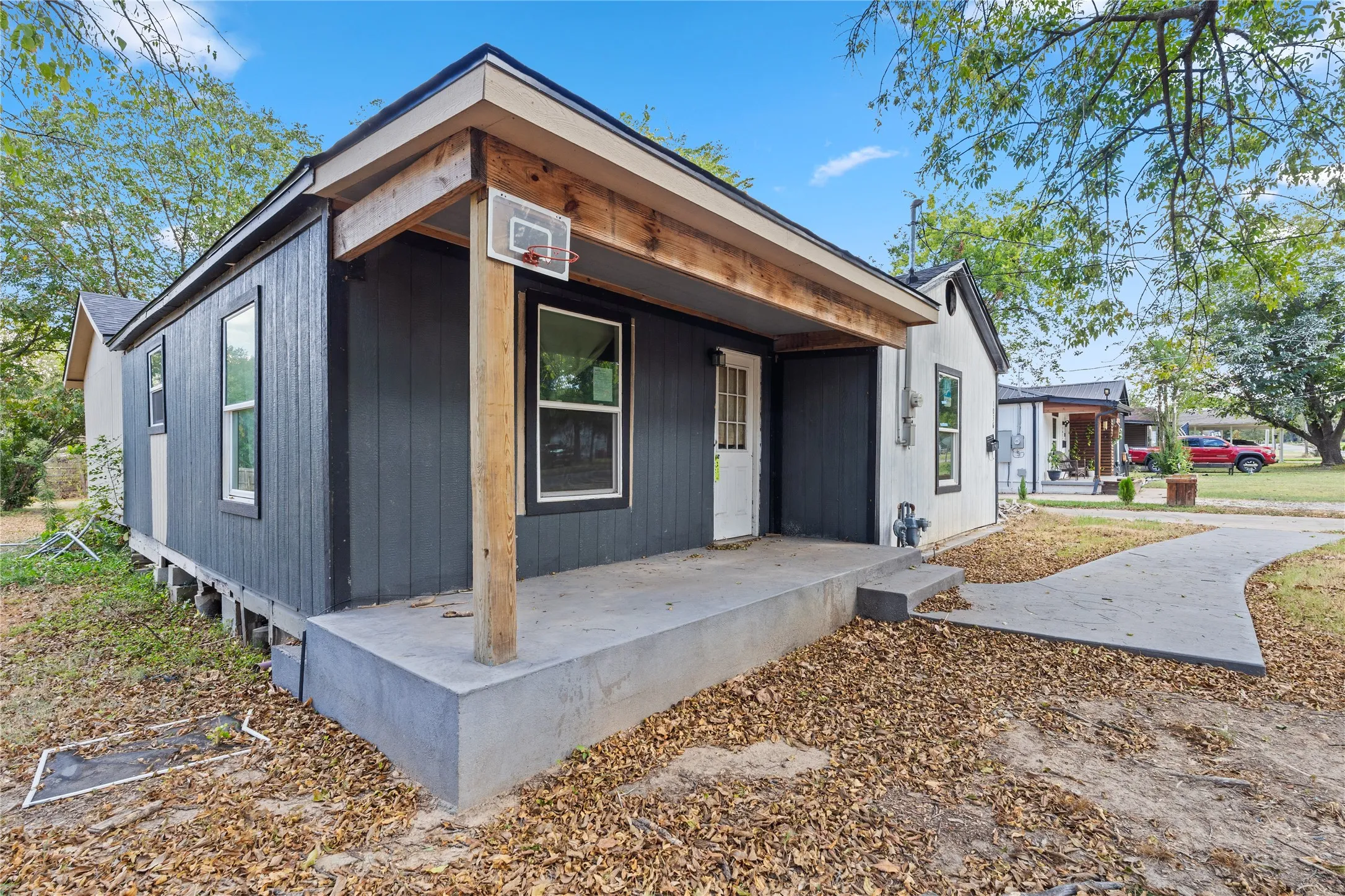 Single Family Residence For Sale in Hopkins County , 1036 Davis Street N, Sulphur Springs, Texas 75482, 0, 0, Garage spaces, 1,359 Sqft, built in 1950, mls#21380123, Real Estate Agent in Sulphur Springs, Homes For Sale in Hopkins county, Homes For Sale in Sulphur Springs, Realtor in Sulphur Springs Texas, Real Estate Brokerage Independent Realty Texas, Luminita Cordes Realtor