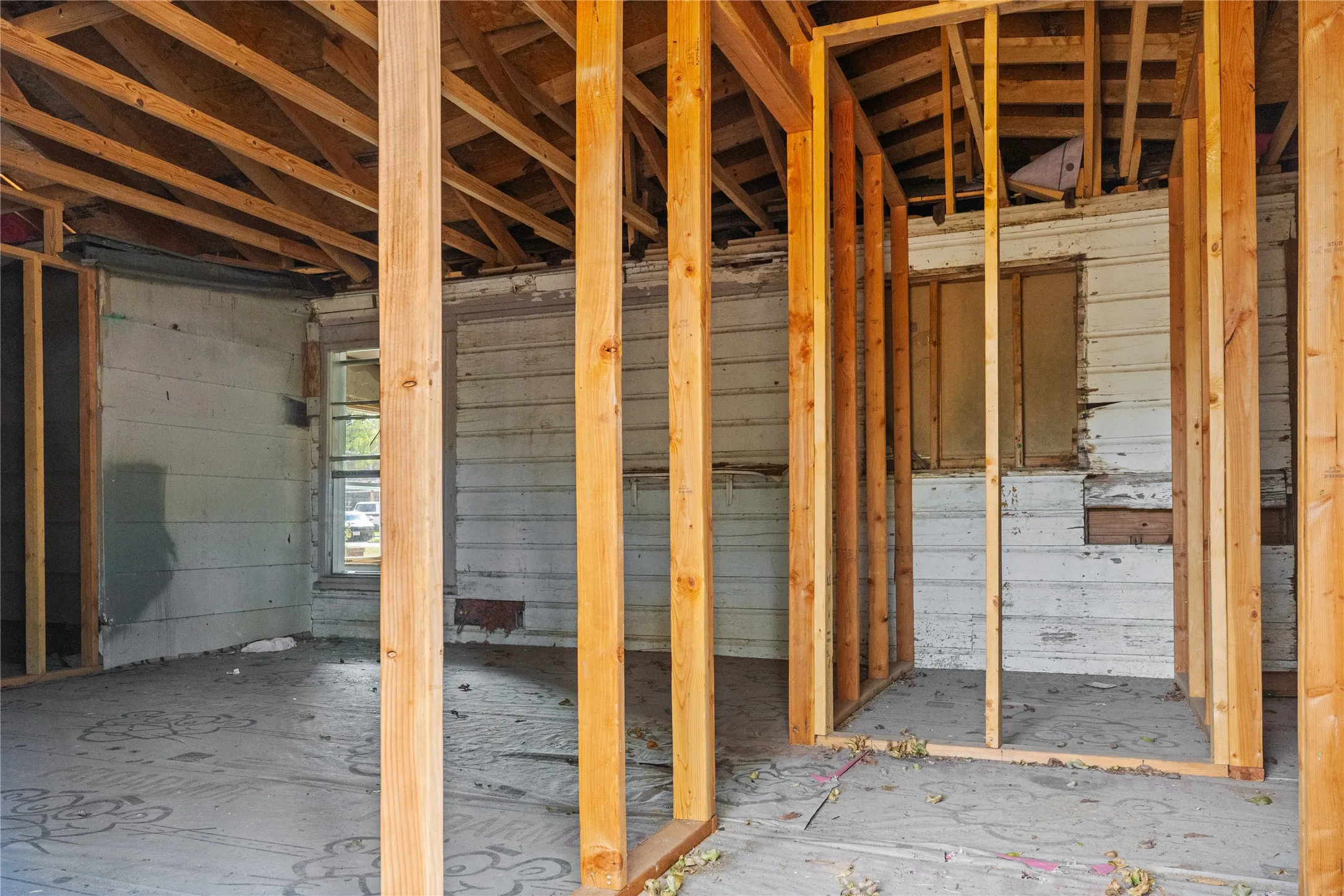 Single Family Residence For Sale in Hopkins County , 1036 Davis Street N, Sulphur Springs, Texas 75482, 0, 0, Garage spaces, 1,359 Sqft, built in 1950, mls#21380123, Real Estate Agent in Sulphur Springs, Homes For Sale in Hopkins county, Homes For Sale in Sulphur Springs, Realtor in Sulphur Springs Texas, Real Estate Brokerage Independent Realty Texas, Luminita Cordes Realtor