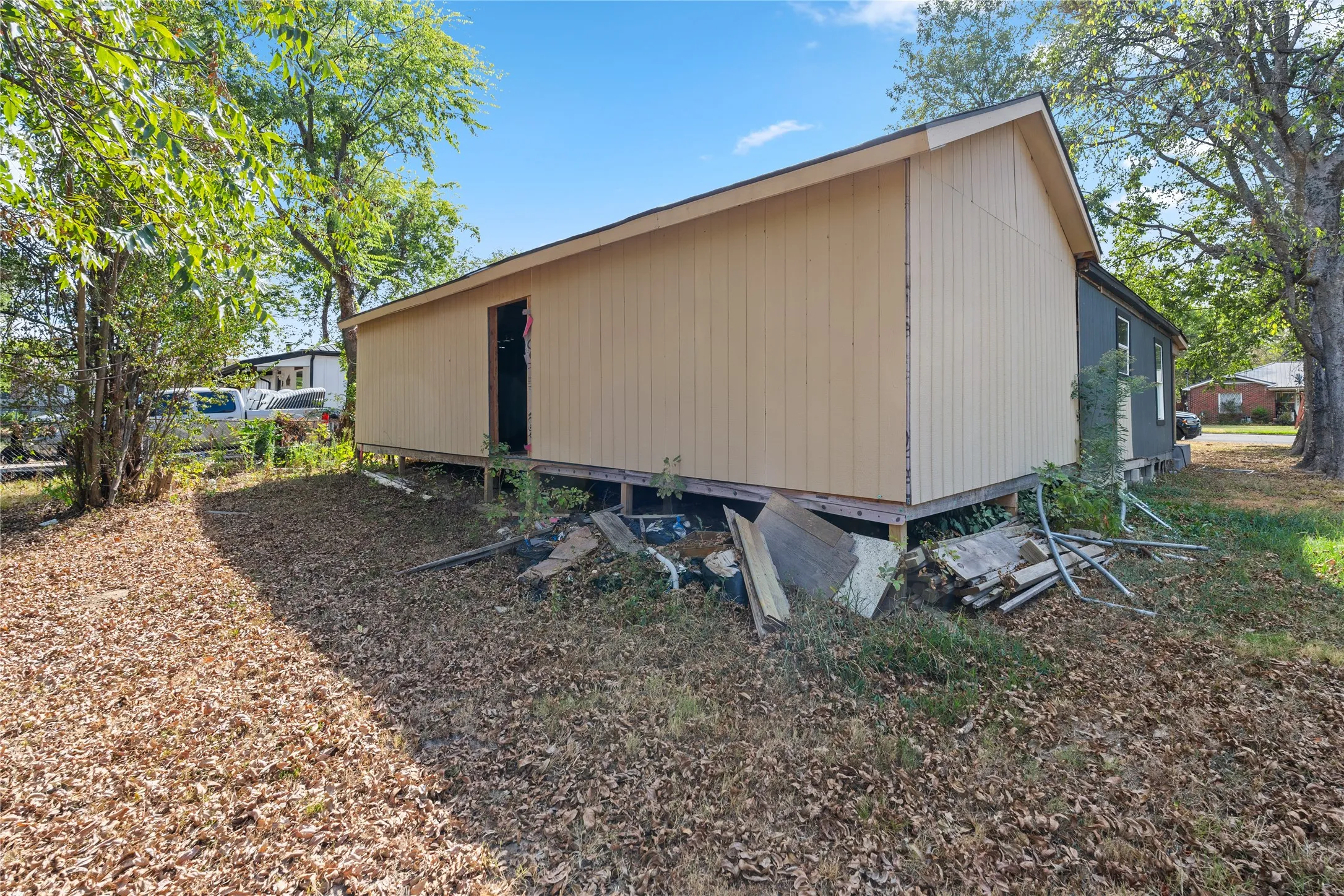Single Family Residence For Sale in Hopkins County , 1036 Davis Street N, Sulphur Springs, Texas 75482, 0, 0, Garage spaces, 1,359 Sqft, built in 1950, mls#21380123, Real Estate Agent in Sulphur Springs, Homes For Sale in Hopkins county, Homes For Sale in Sulphur Springs, Realtor in Sulphur Springs Texas, Real Estate Brokerage Independent Realty Texas, Luminita Cordes Realtor