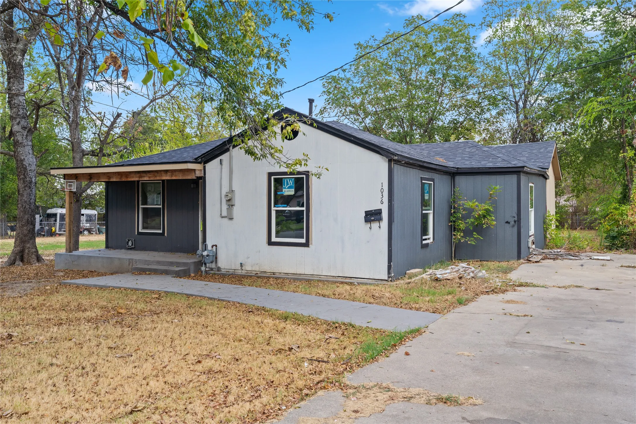Single Family Residence For Sale in Hopkins County , 1036 Davis Street N, Sulphur Springs, Texas 75482, 0, 0, Garage spaces, 1,359 Sqft, built in 1950, mls#21380123, Real Estate Agent in Sulphur Springs, Homes For Sale in Hopkins county, Homes For Sale in Sulphur Springs, Realtor in Sulphur Springs Texas, Real Estate Brokerage Independent Realty Texas, Luminita Cordes Realtor