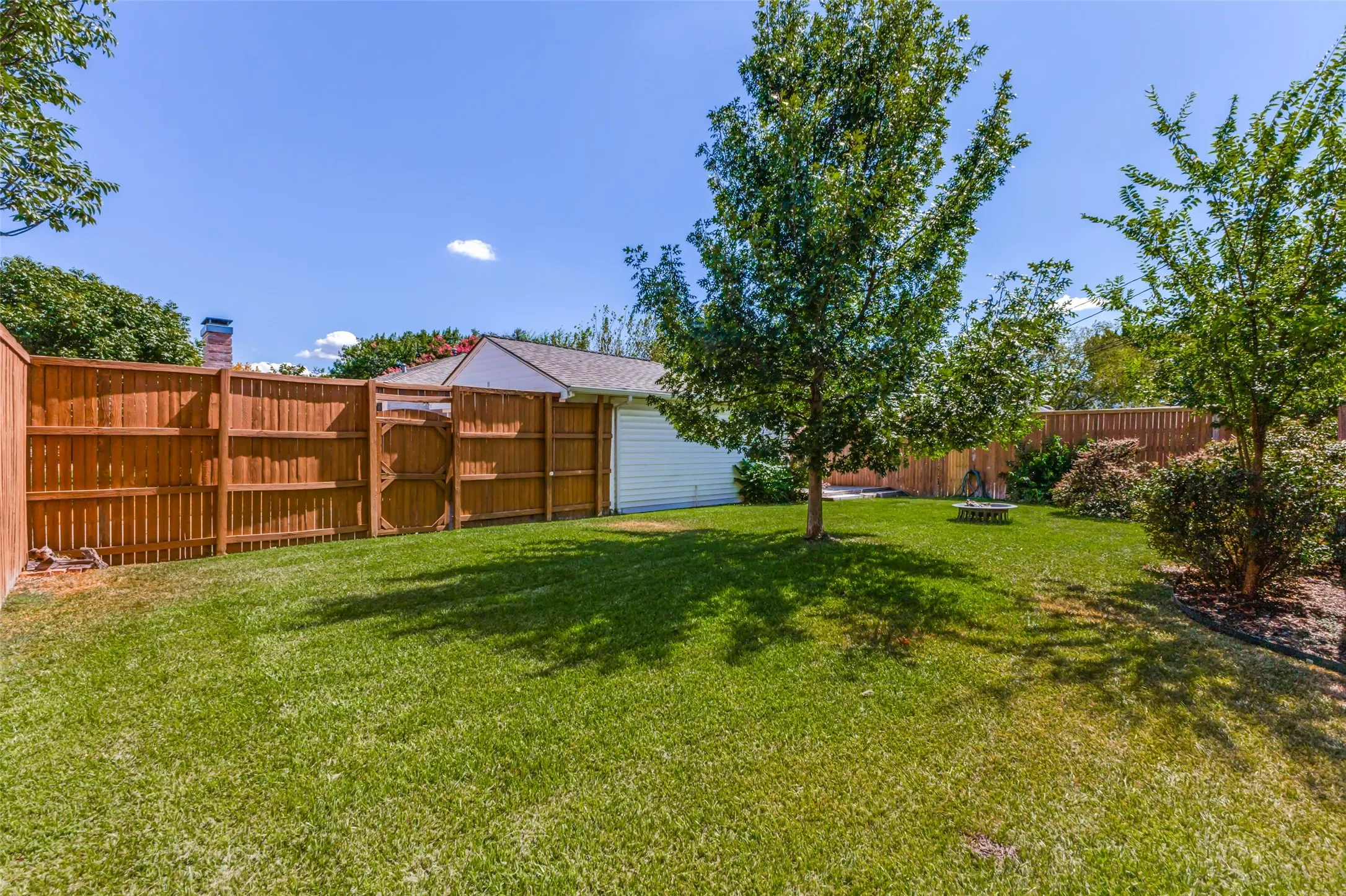 Just imagine having all this space to make your very own. Hurry!