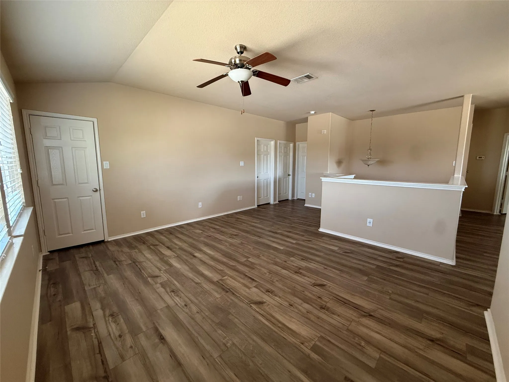 Single Family Residence For Rent in Coryell County , 2306 Scott Drive, Copperas Cove, Texas 76522, 5 Bedroom, 3 Bathroom, 3 Garage spaces, 3,263 Sqft, built in 2010, mls#21380138, Real Estate Agent in Copperas Cove, Homes For Rent in Coryell county, Homes For Rent in Copperas Cove, Realtor in Copperas Cove Texas, Real Estate Brokerage Independent Realty Texas, Luminita Cordes Realtor