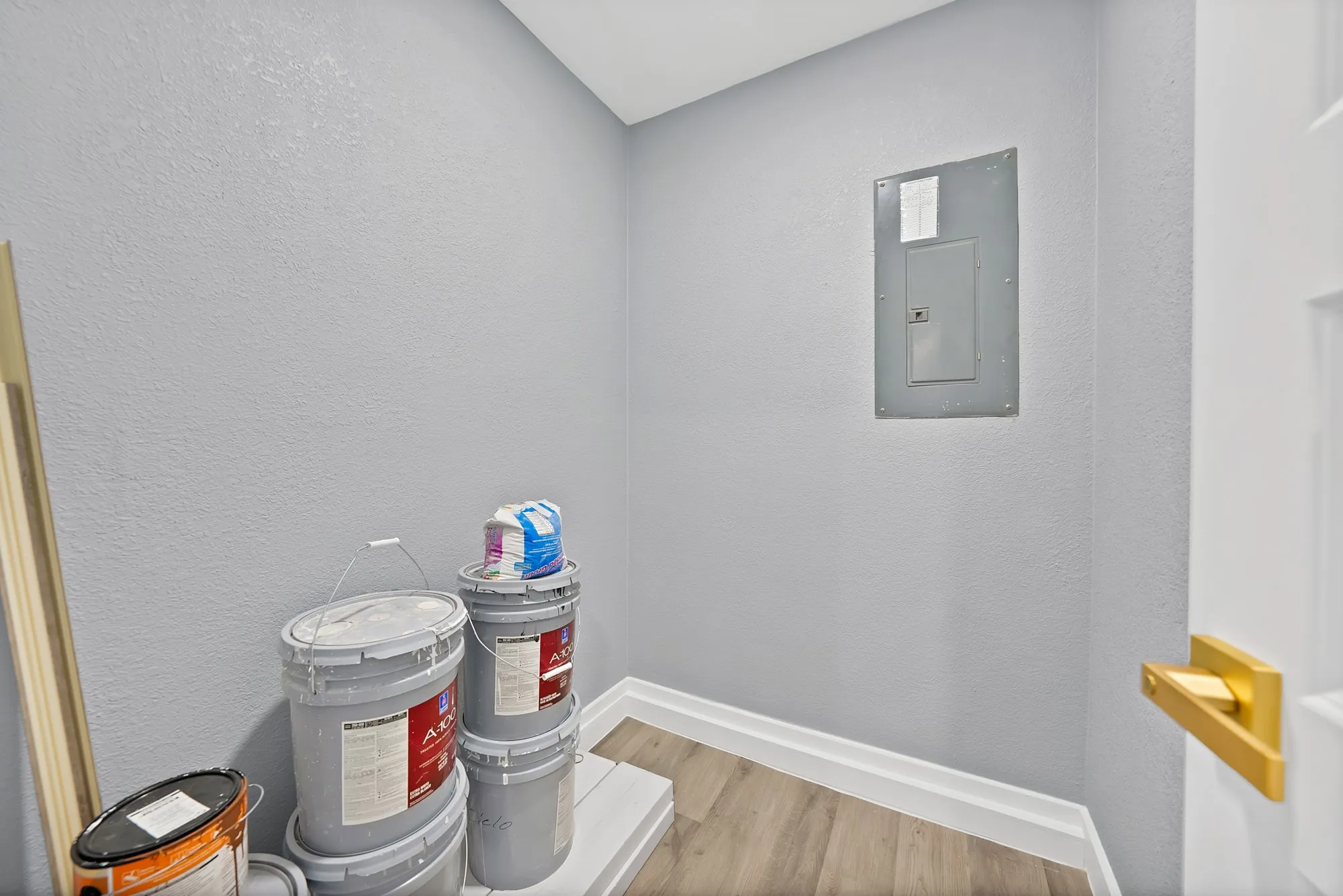 Single Family Residence For Sale in Collin County , 1440 Francis Lane, Plano, Texas 75074, 4 Bedroom, 2 Bathroom, Garage spaces, 1,234 Sqft, built in 1963, mls#21379437, Real Estate Agent in Plano, Homes For Sale in Collin county, Homes For Sale in Plano, Realtor in Plano Texas, Real Estate Brokerage Independent Realty Texas, Luminita Cordes Realtor