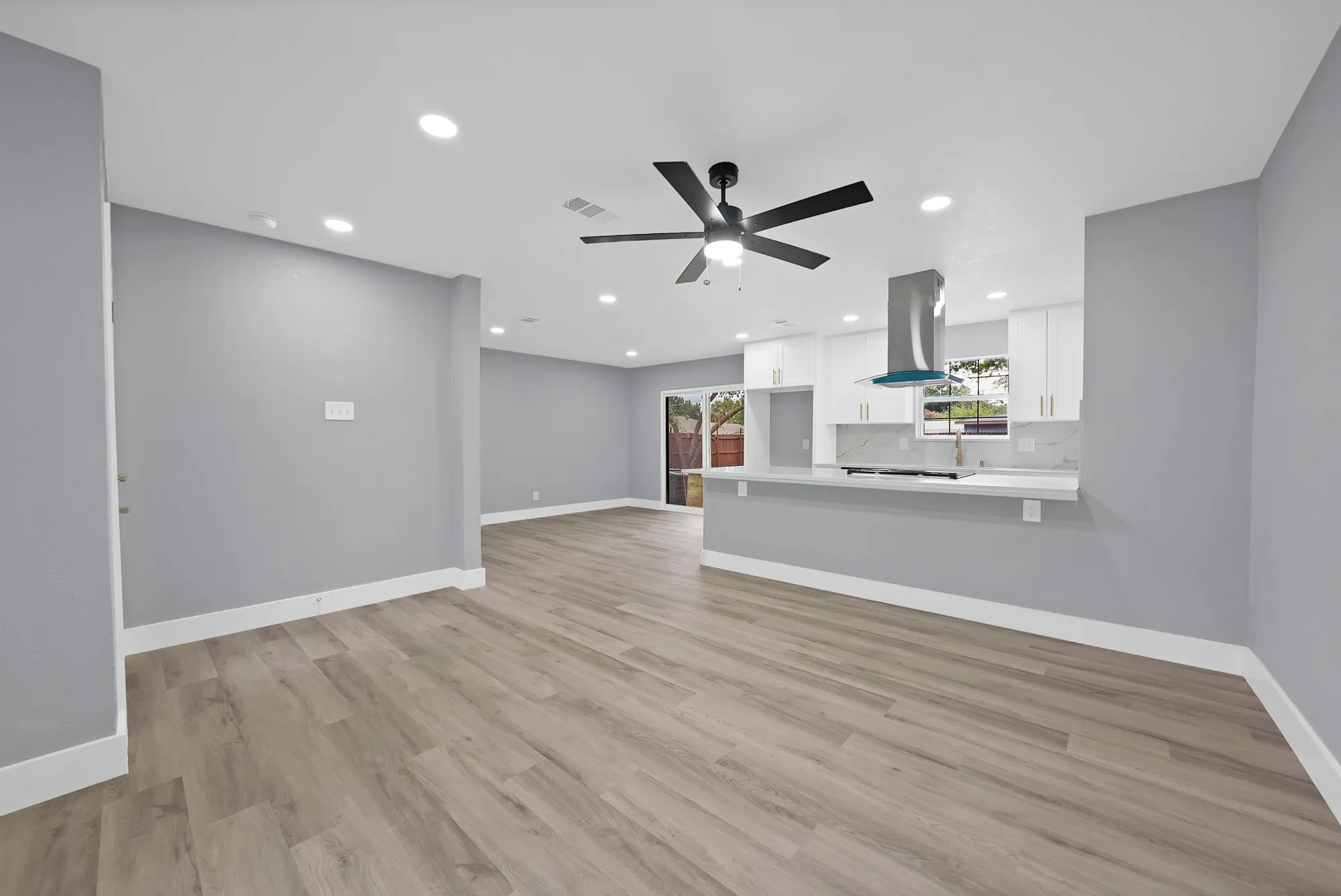 Single Family Residence For Sale in Collin County , 1440 Francis Lane, Plano, Texas 75074, 4 Bedroom, 2 Bathroom, Garage spaces, 1,234 Sqft, built in 1963, mls#21379437, Real Estate Agent in Plano, Homes For Sale in Collin county, Homes For Sale in Plano, Realtor in Plano Texas, Real Estate Brokerage Independent Realty Texas, Luminita Cordes Realtor