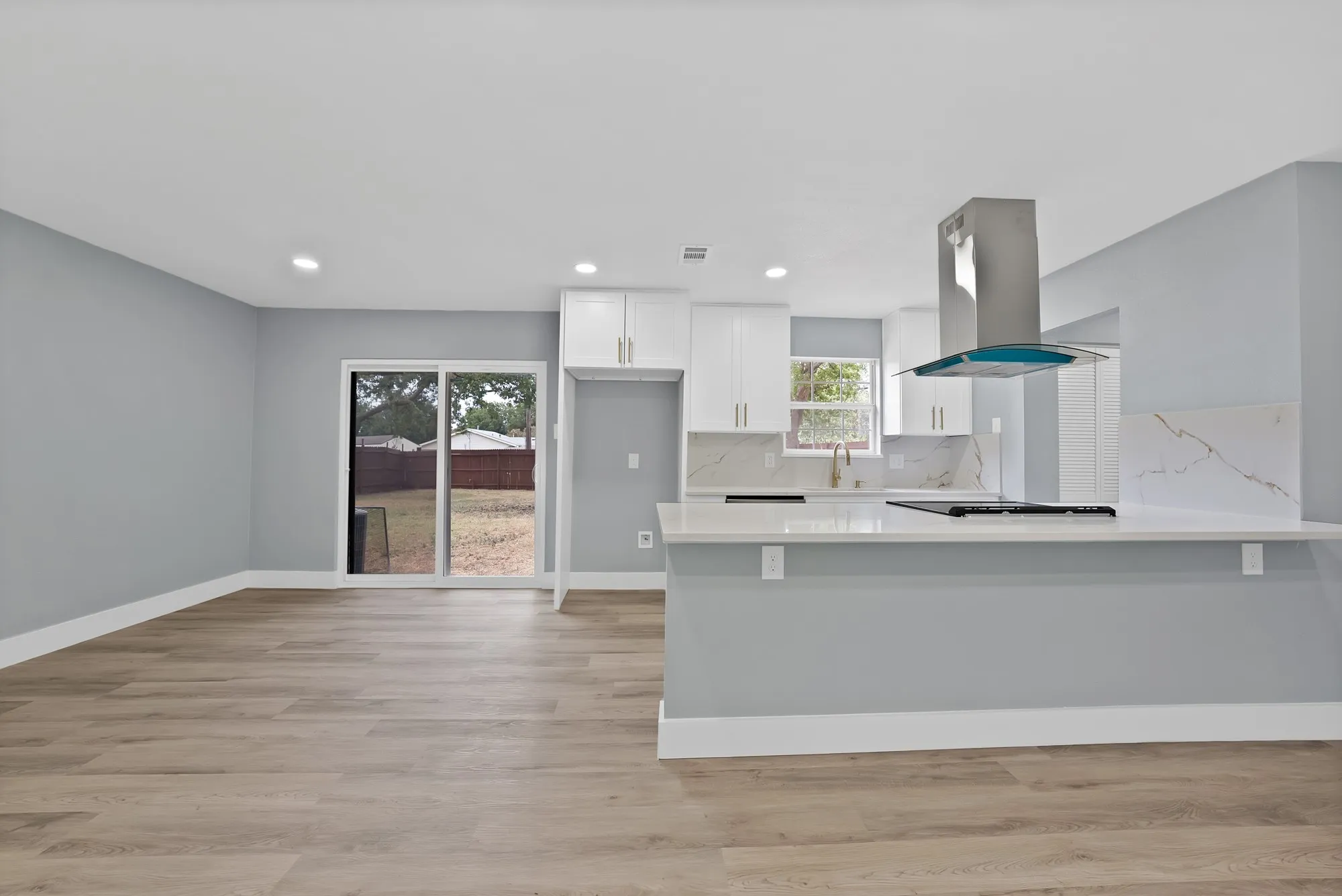 Single Family Residence For Sale in Collin County , 1440 Francis Lane, Plano, Texas 75074, 4 Bedroom, 2 Bathroom, Garage spaces, 1,234 Sqft, built in 1963, mls#21379437, Real Estate Agent in Plano, Homes For Sale in Collin county, Homes For Sale in Plano, Realtor in Plano Texas, Real Estate Brokerage Independent Realty Texas, Luminita Cordes Realtor