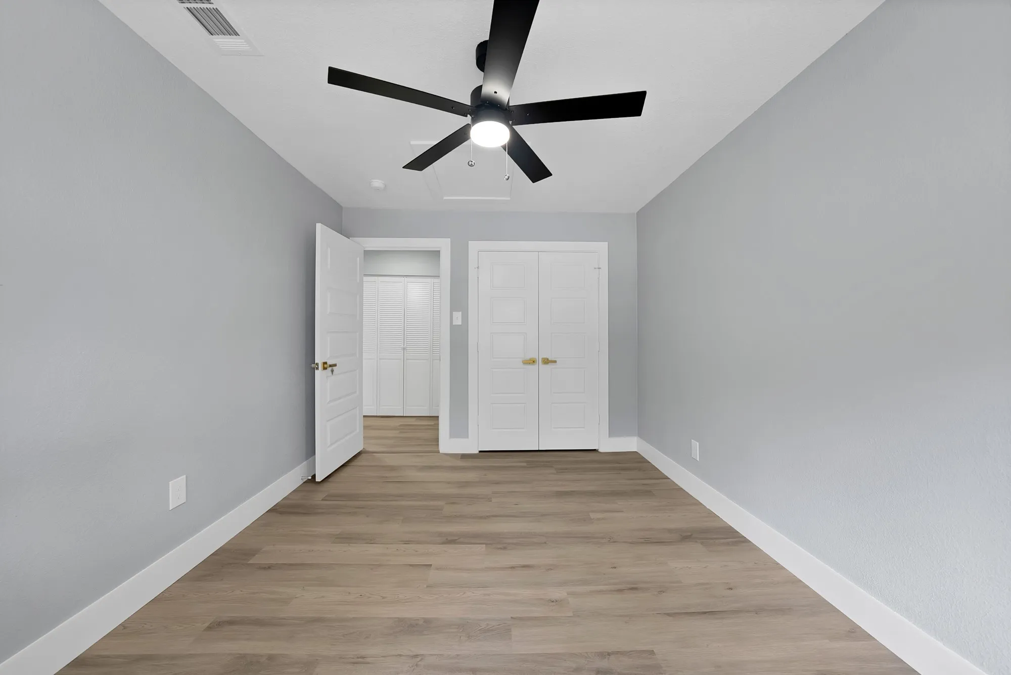Single Family Residence For Sale in Collin County , 1440 Francis Lane, Plano, Texas 75074, 4 Bedroom, 2 Bathroom, Garage spaces, 1,234 Sqft, built in 1963, mls#21379437, Real Estate Agent in Plano, Homes For Sale in Collin county, Homes For Sale in Plano, Realtor in Plano Texas, Real Estate Brokerage Independent Realty Texas, Luminita Cordes Realtor